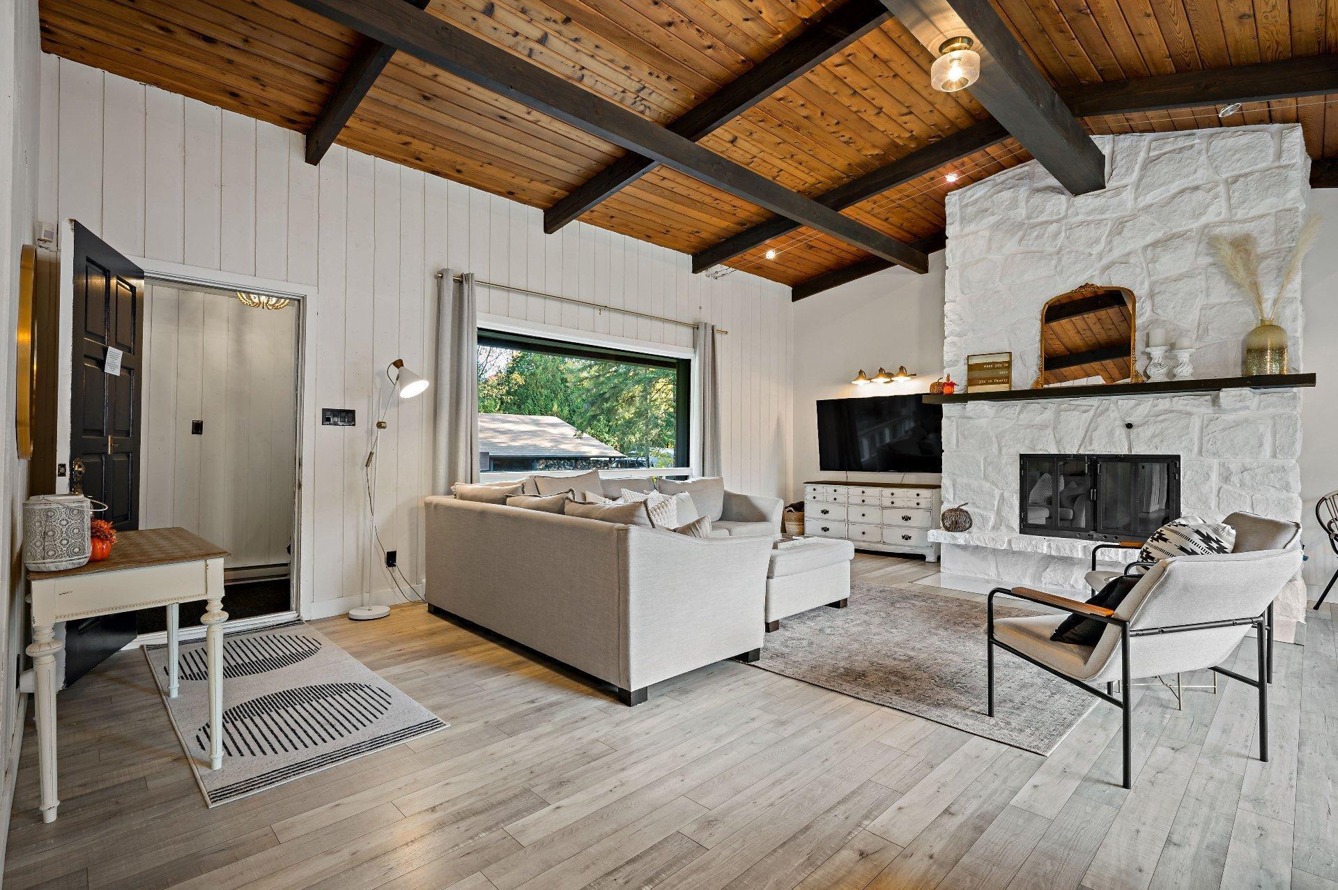 









1470


Rue Labelle

,
Mont-Tremblant,




QC
J8E2N5


