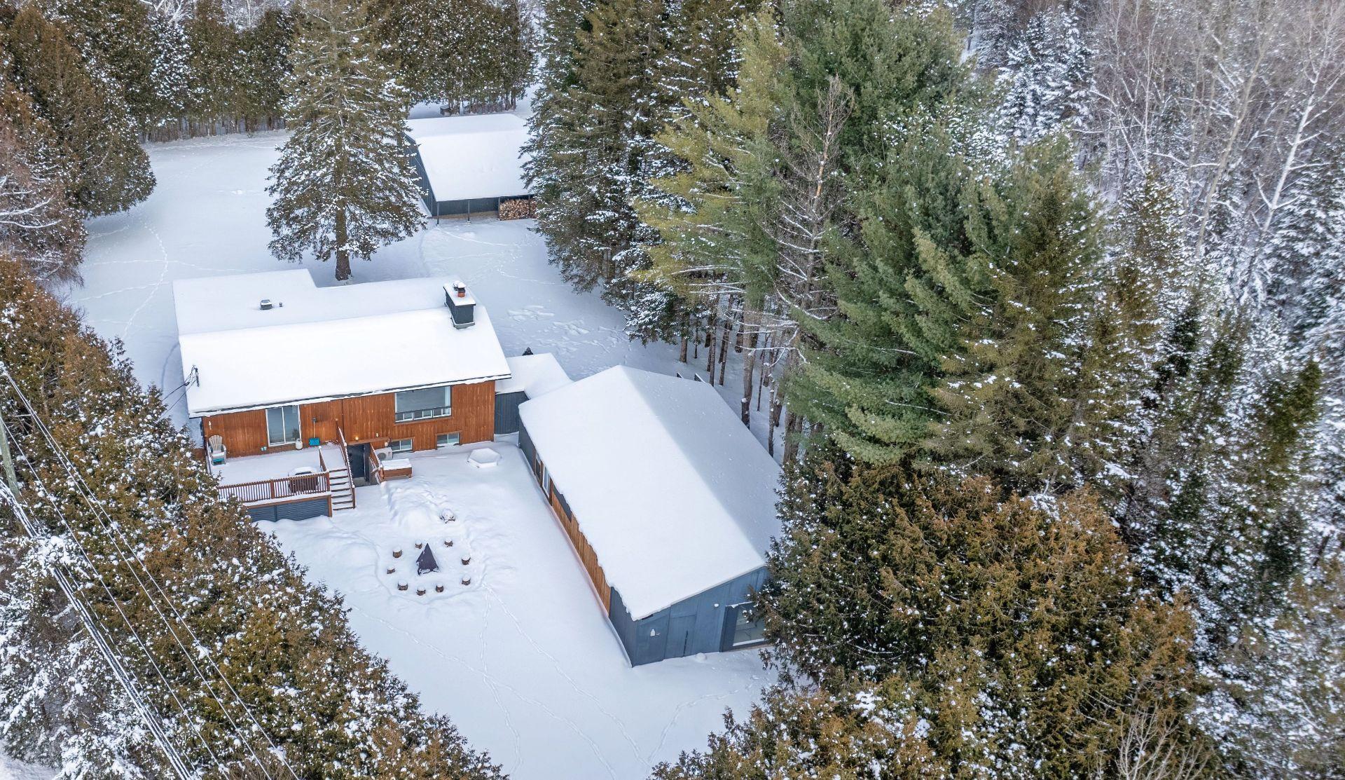 









1470


Rue Labelle

,
Mont-Tremblant,




QC
J8E2N5

