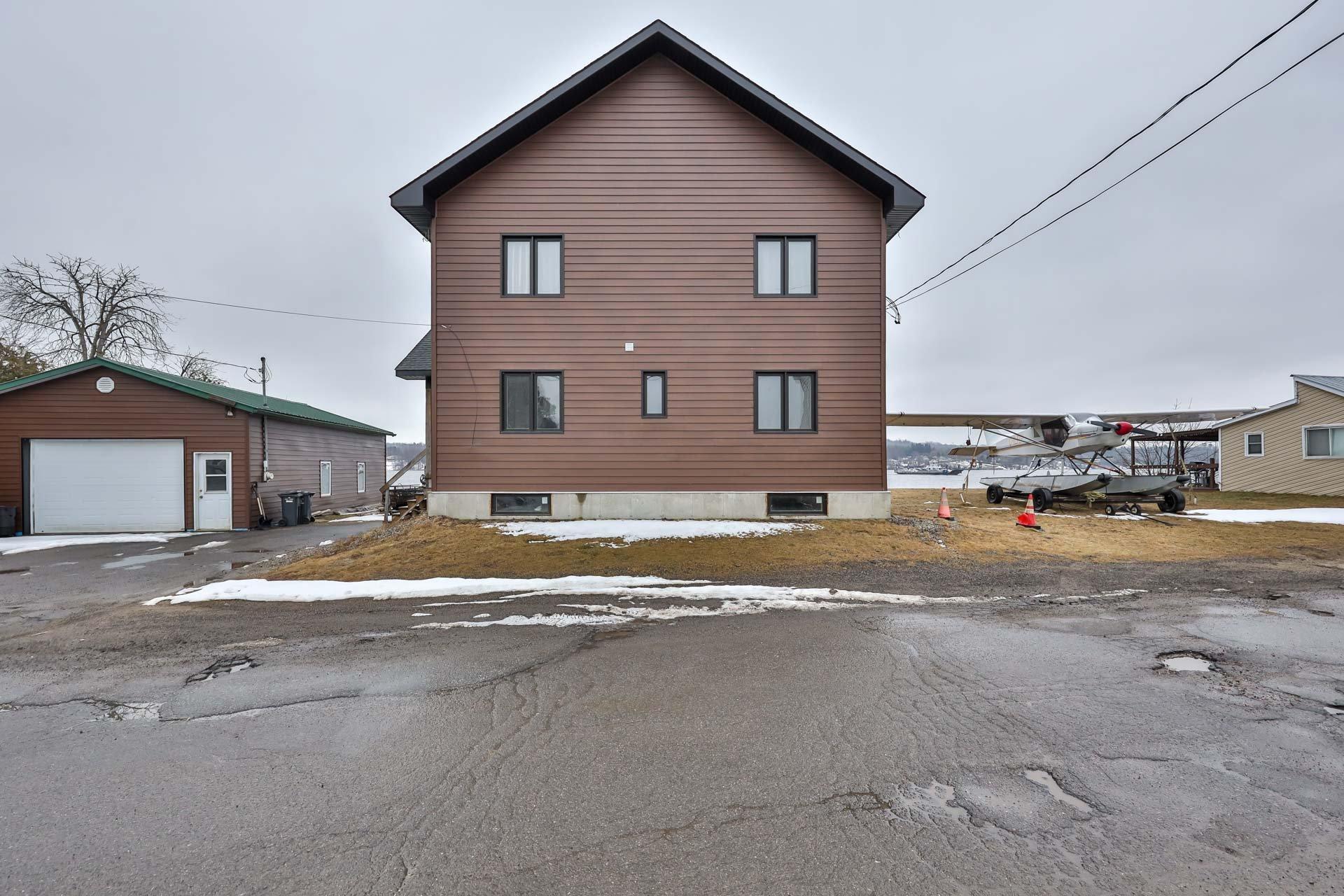 









118


Ch. du Fer-à-Cheval

,
Gatineau (Masson-Angers),




QC
J8M1L9

