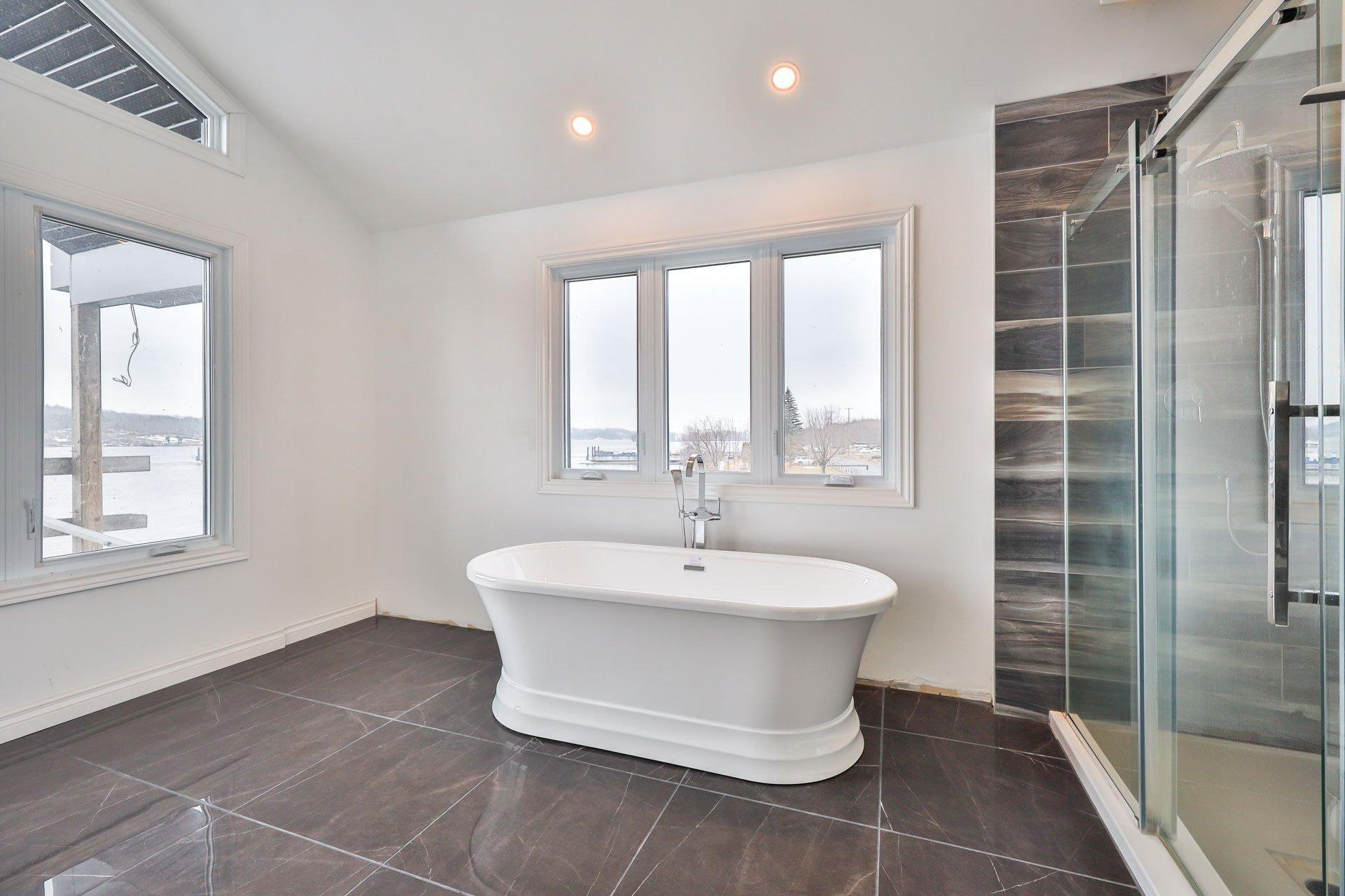 









118


Ch. du Fer-à-Cheval

,
Gatineau (Masson-Angers),




QC
J8M1L9

