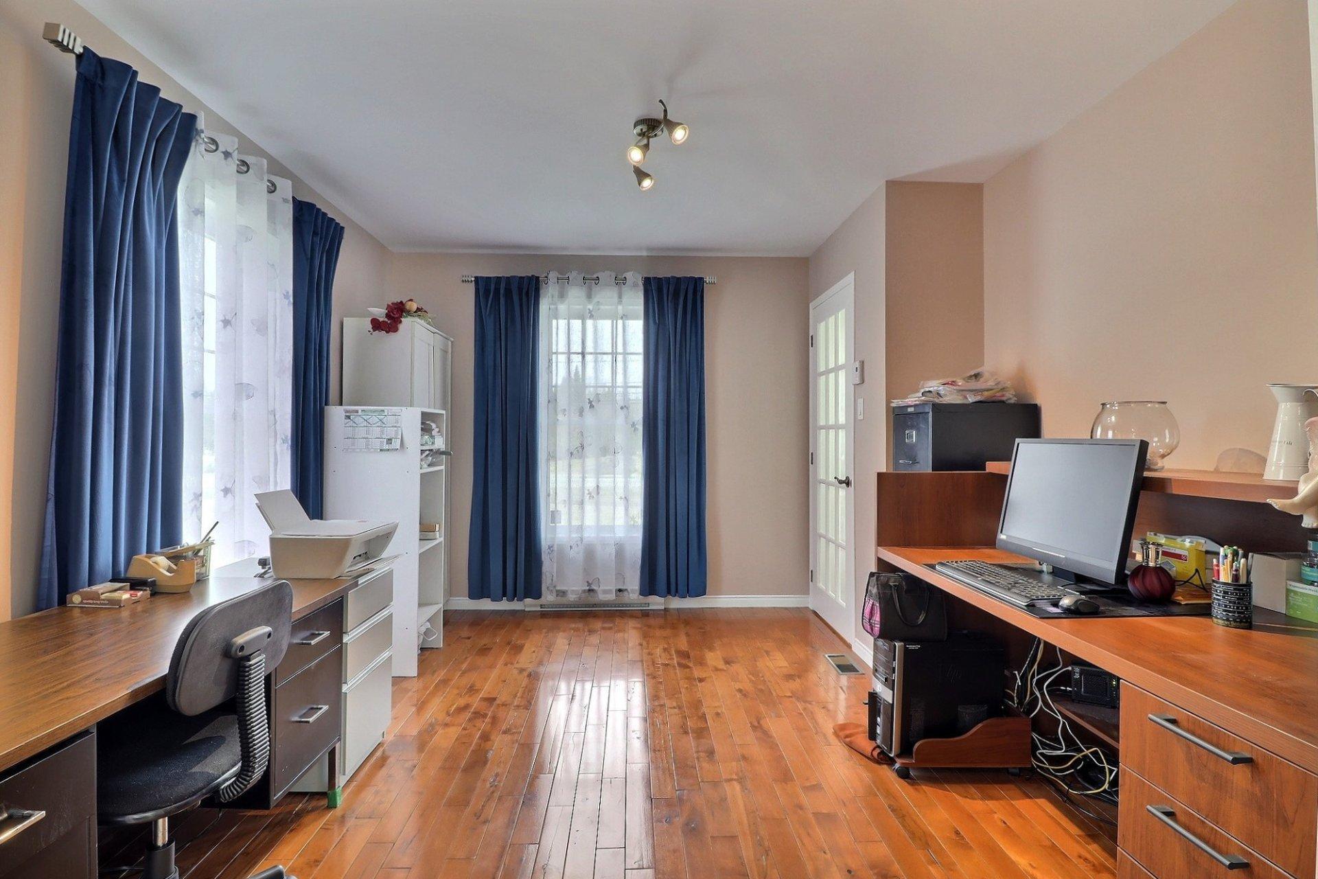









3411


Route de Fossambault

,
Sainte-Catherine-de-la-Jacques-Cartier,




QC
G3N1R6

