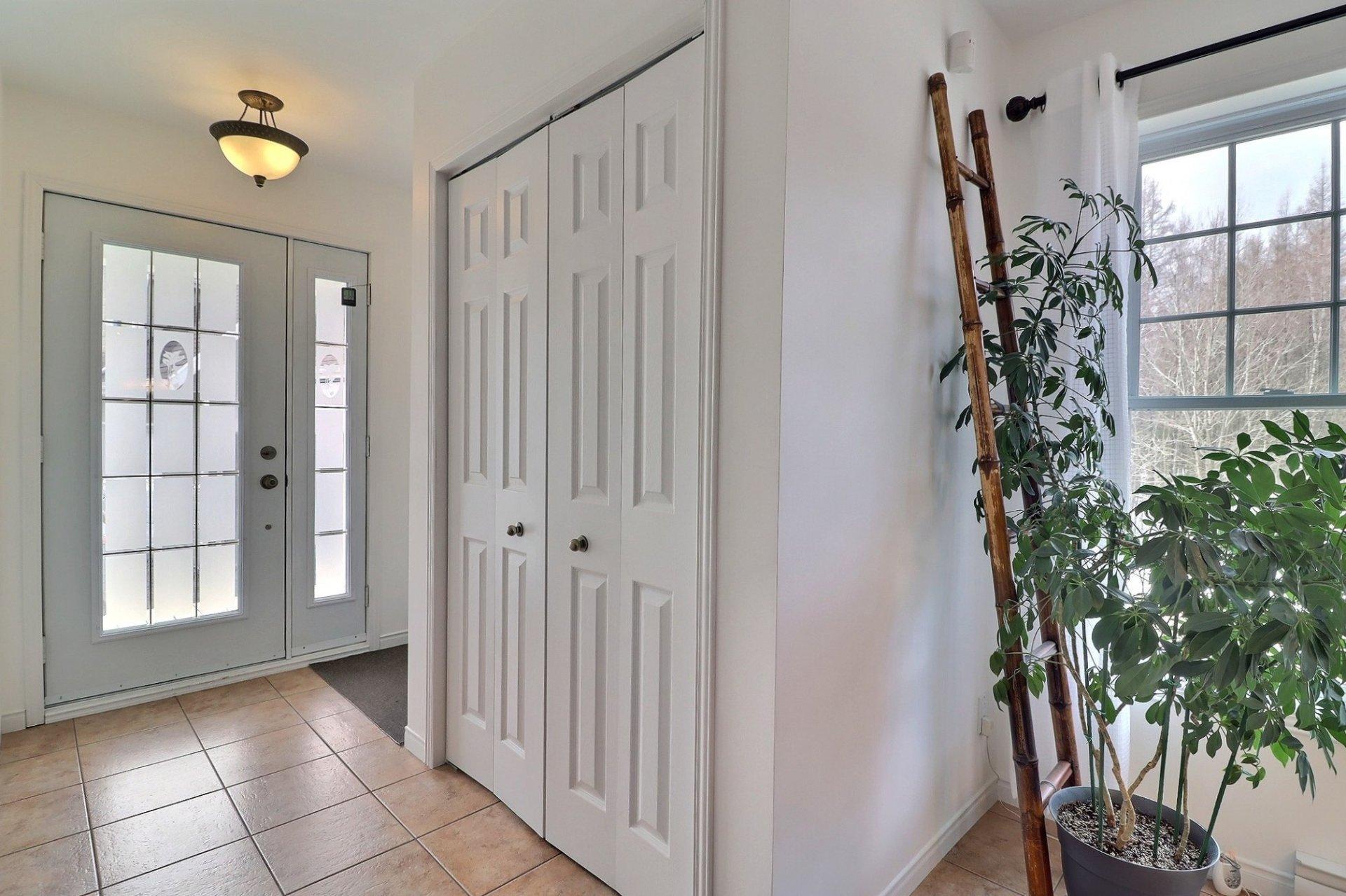 









3411


Route de Fossambault

,
Sainte-Catherine-de-la-Jacques-Cartier,




QC
G3N1R6


