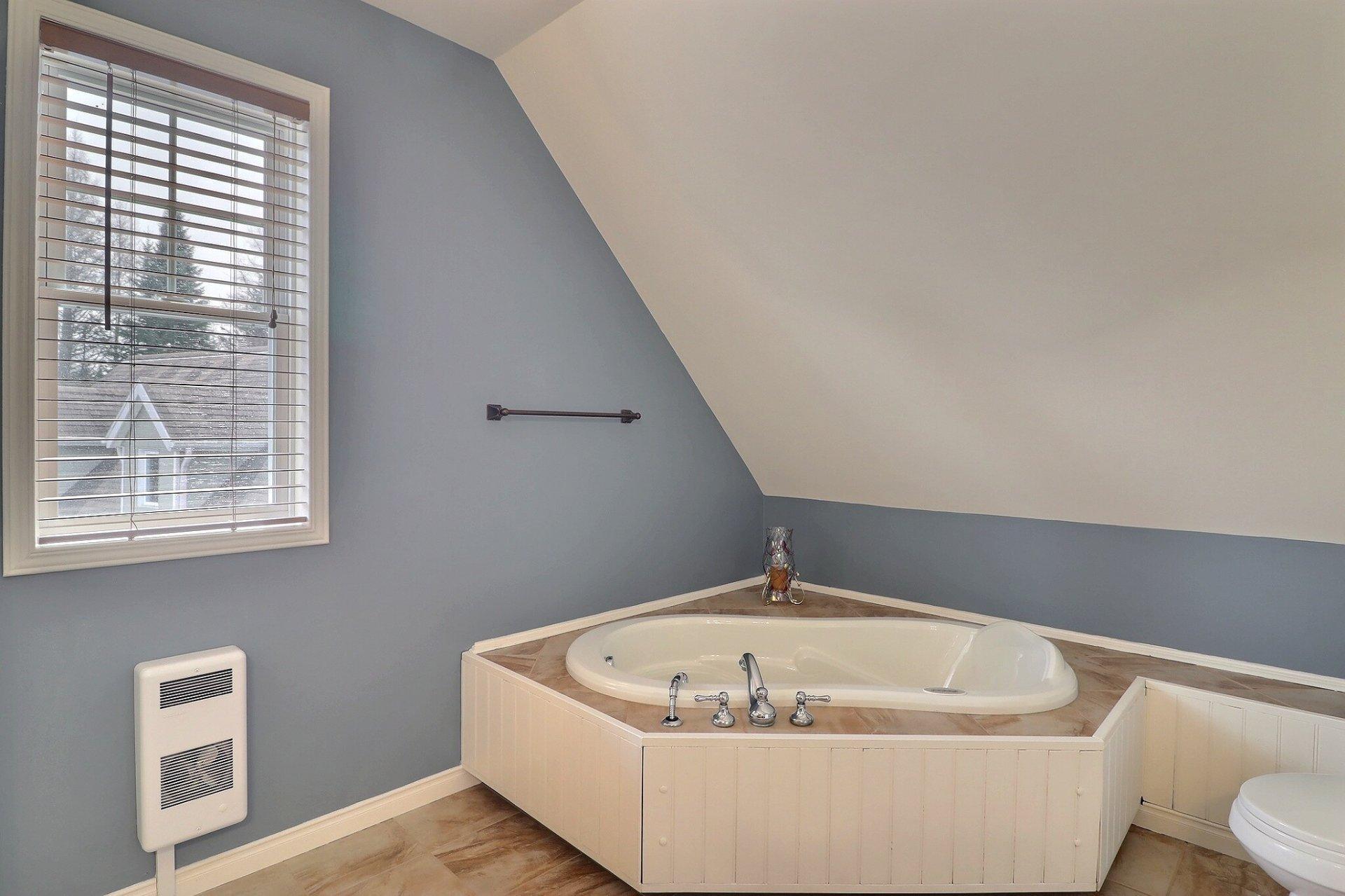









3411


Route de Fossambault

,
Sainte-Catherine-de-la-Jacques-Cartier,




QC
G3N1R6

