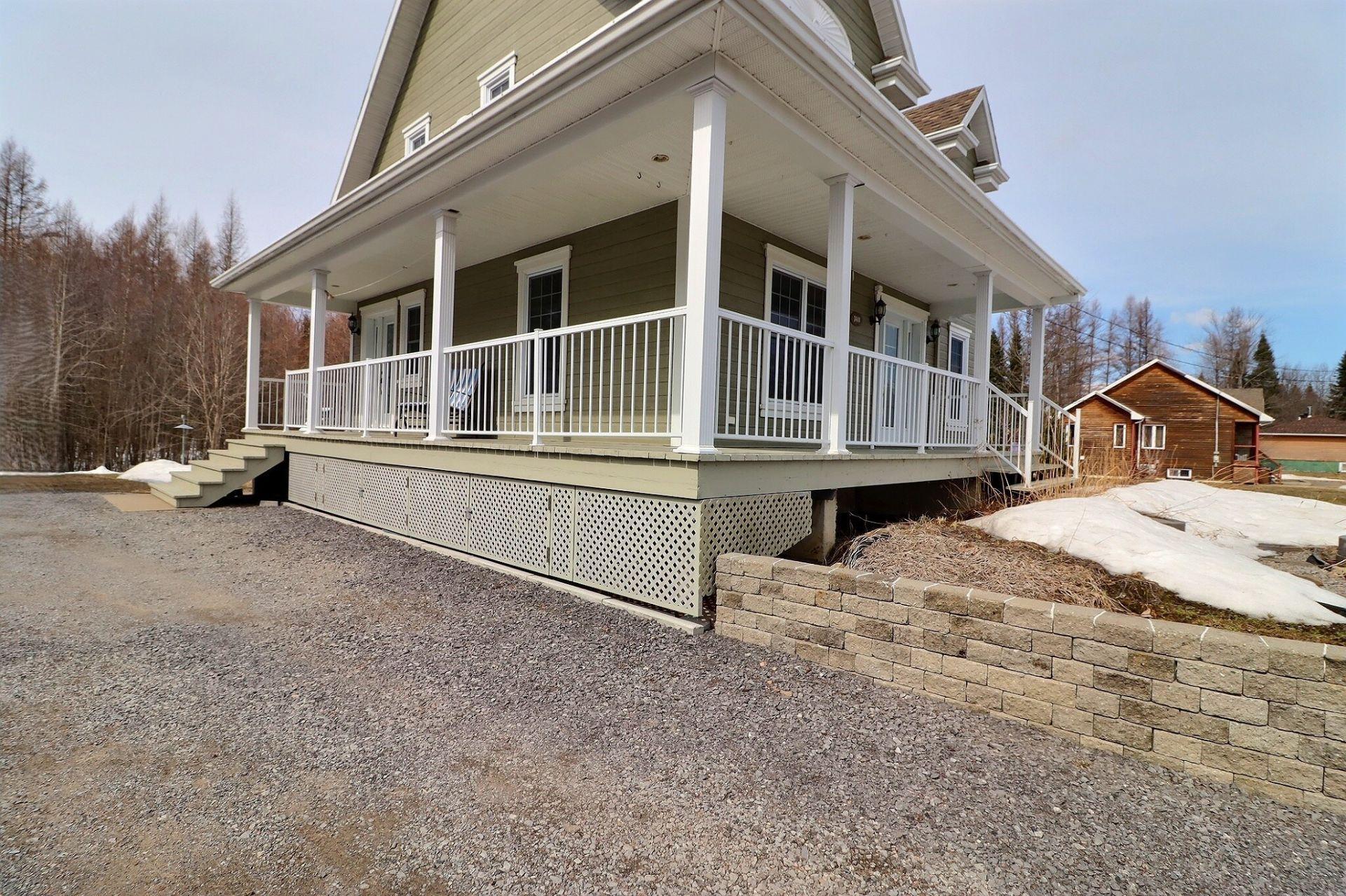 









3411


Route de Fossambault

,
Sainte-Catherine-de-la-Jacques-Cartier,




QC
G3N1R6

