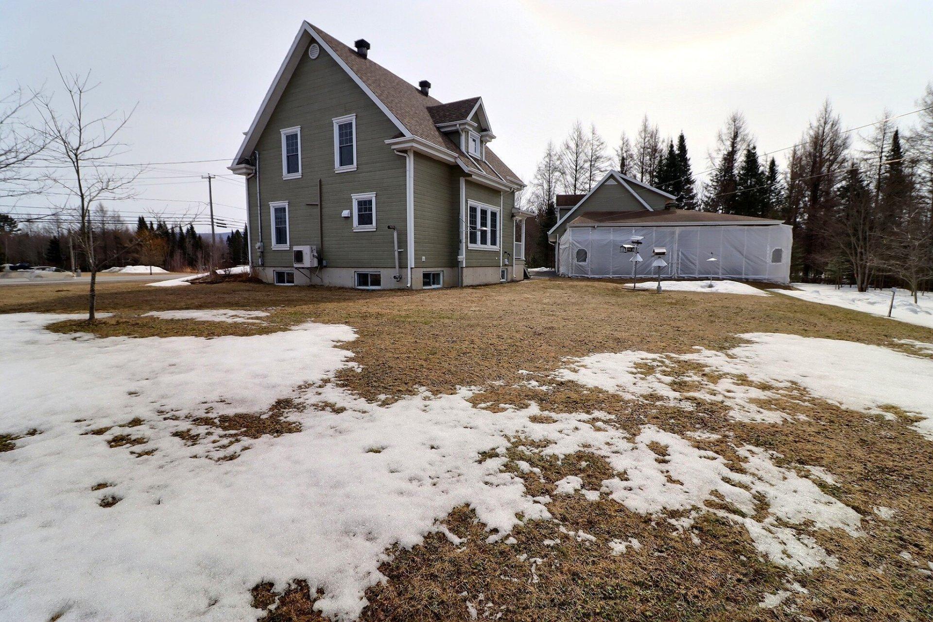 









3411


Route de Fossambault

,
Sainte-Catherine-de-la-Jacques-Cartier,




QC
G3N1R6


