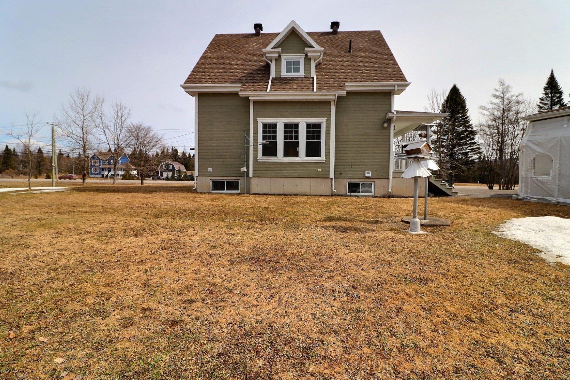 









3411


Route de Fossambault

,
Sainte-Catherine-de-la-Jacques-Cartier,




QC
G3N1R6

