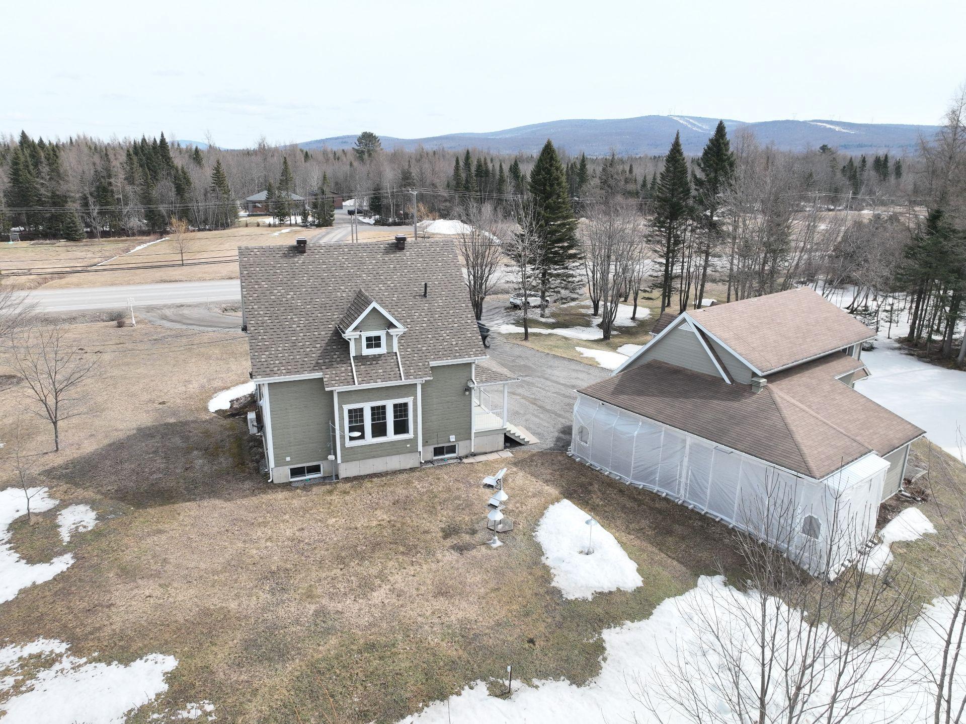 









3411


Route de Fossambault

,
Sainte-Catherine-de-la-Jacques-Cartier,




QC
G3N1R6

