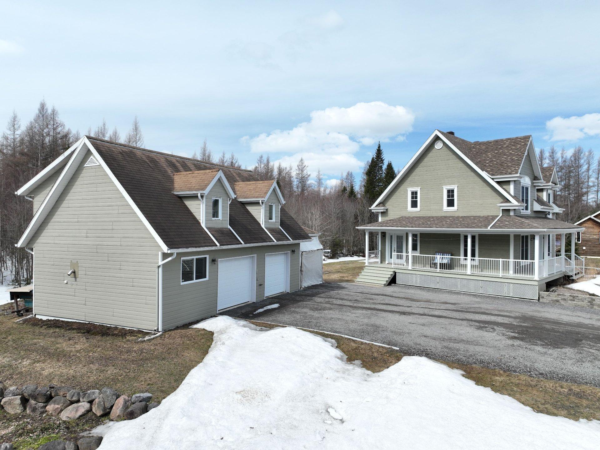 









3411


Route de Fossambault

,
Sainte-Catherine-de-la-Jacques-Cartier,




QC
G3N1R6

