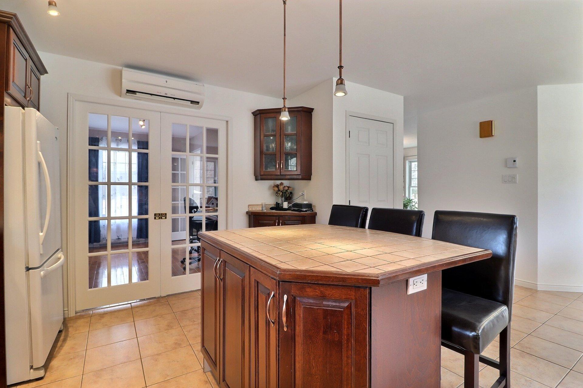 









3411


Route de Fossambault

,
Sainte-Catherine-de-la-Jacques-Cartier,




QC
G3N1R6

