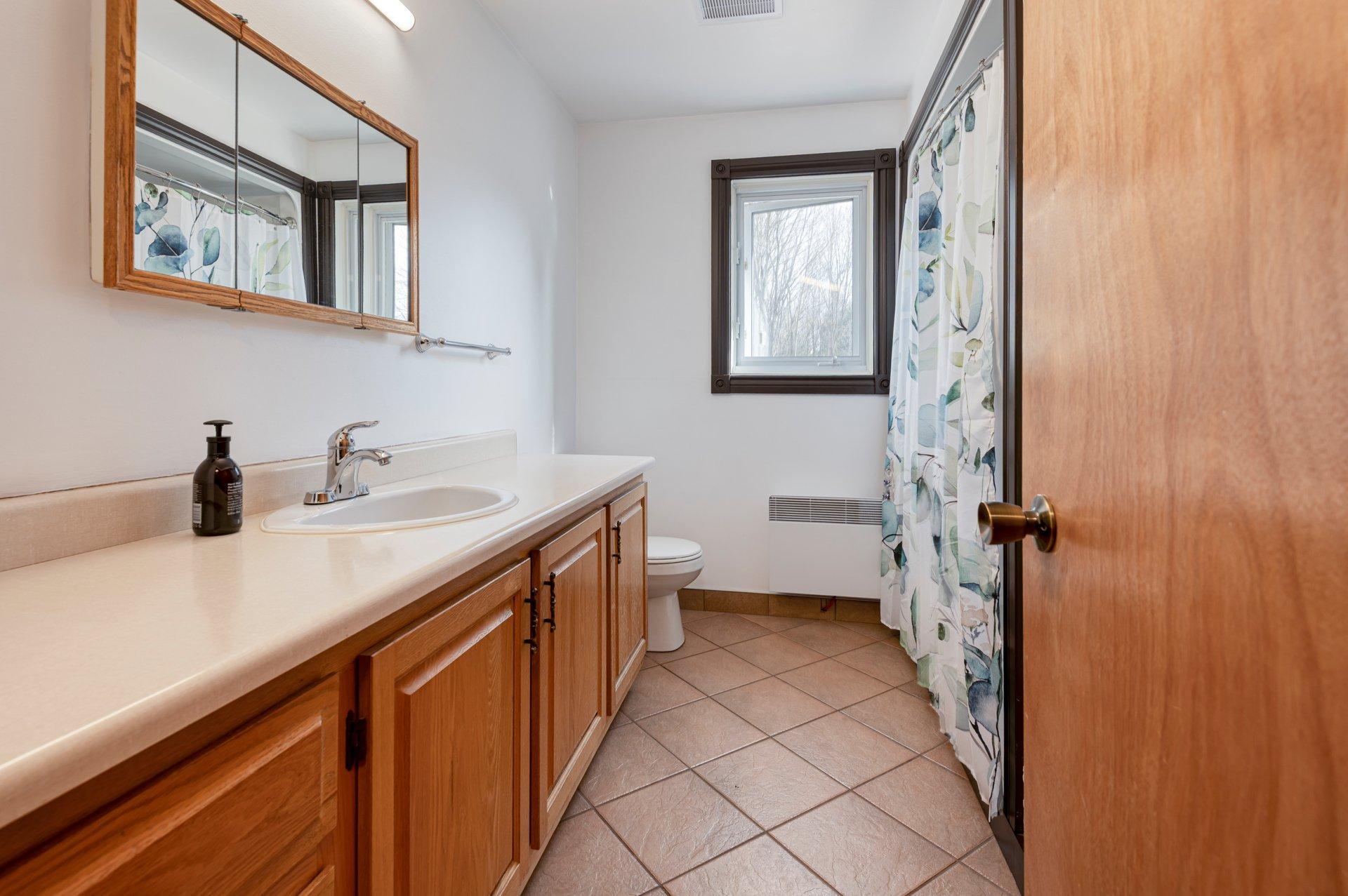 









267


Route 116

,
Acton Vale,




QC
J0H1A0

