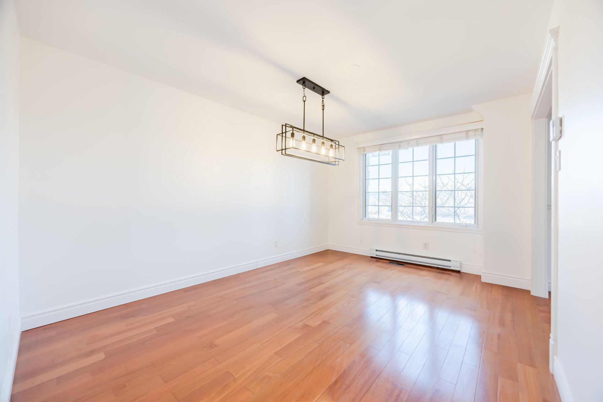









8280


Av. San-Francisco

,
Brossard,




QC
J4X1Y4

