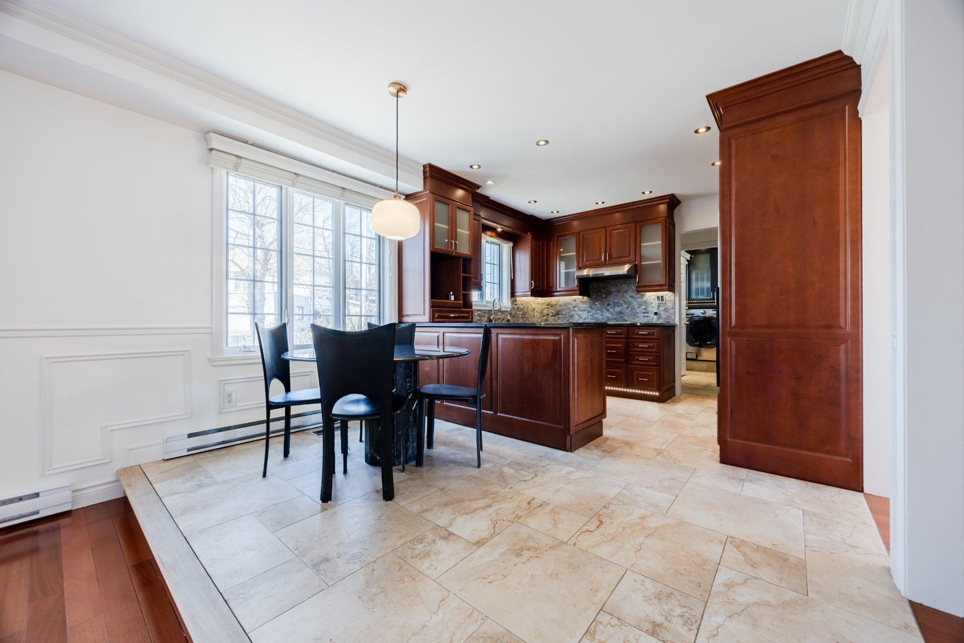 









8280


Av. San-Francisco

,
Brossard,




QC
J4X1Y4

