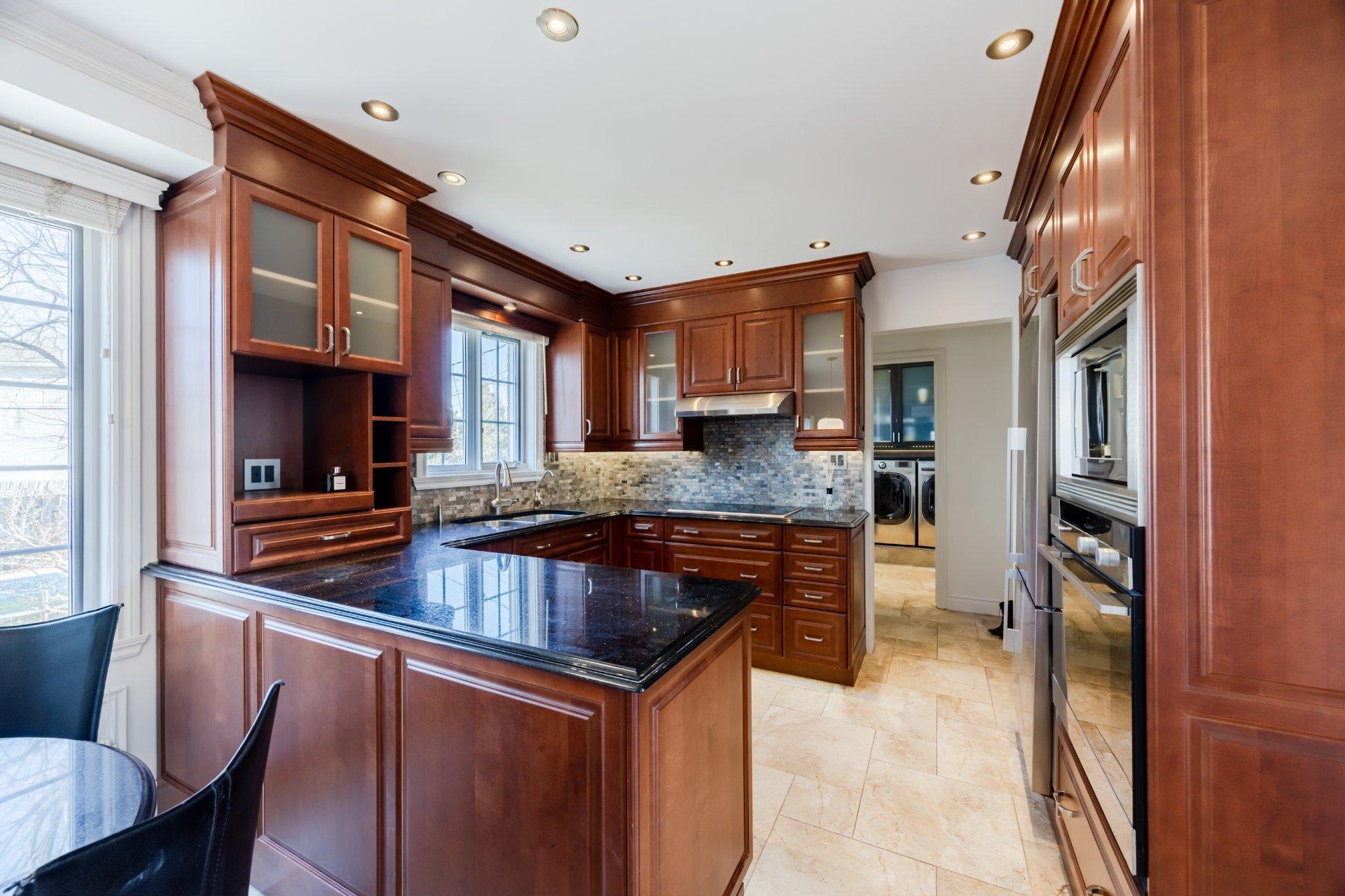 









8280


Av. San-Francisco

,
Brossard,




QC
J4X1Y4

