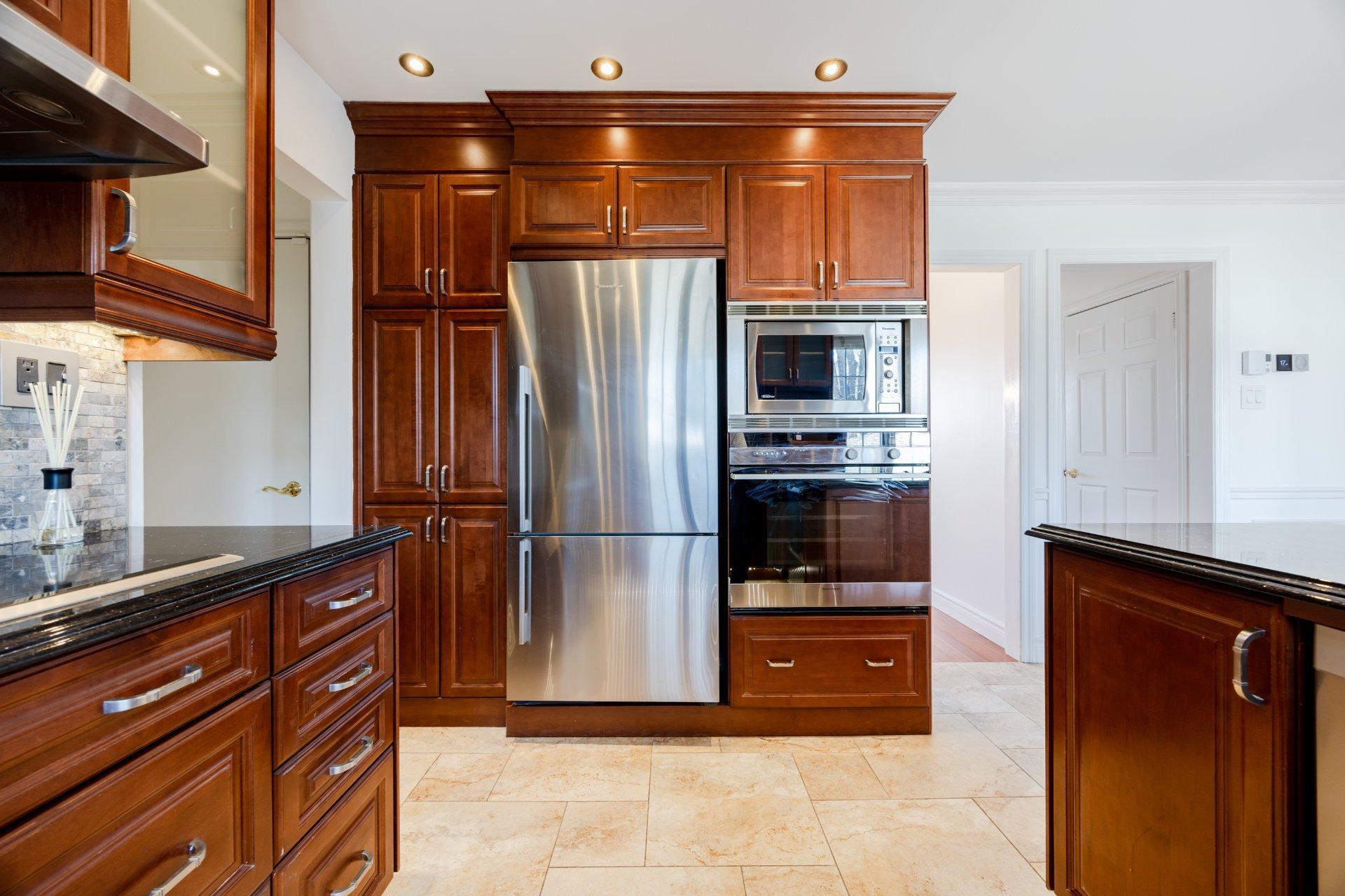 









8280


Av. San-Francisco

,
Brossard,




QC
J4X1Y4

