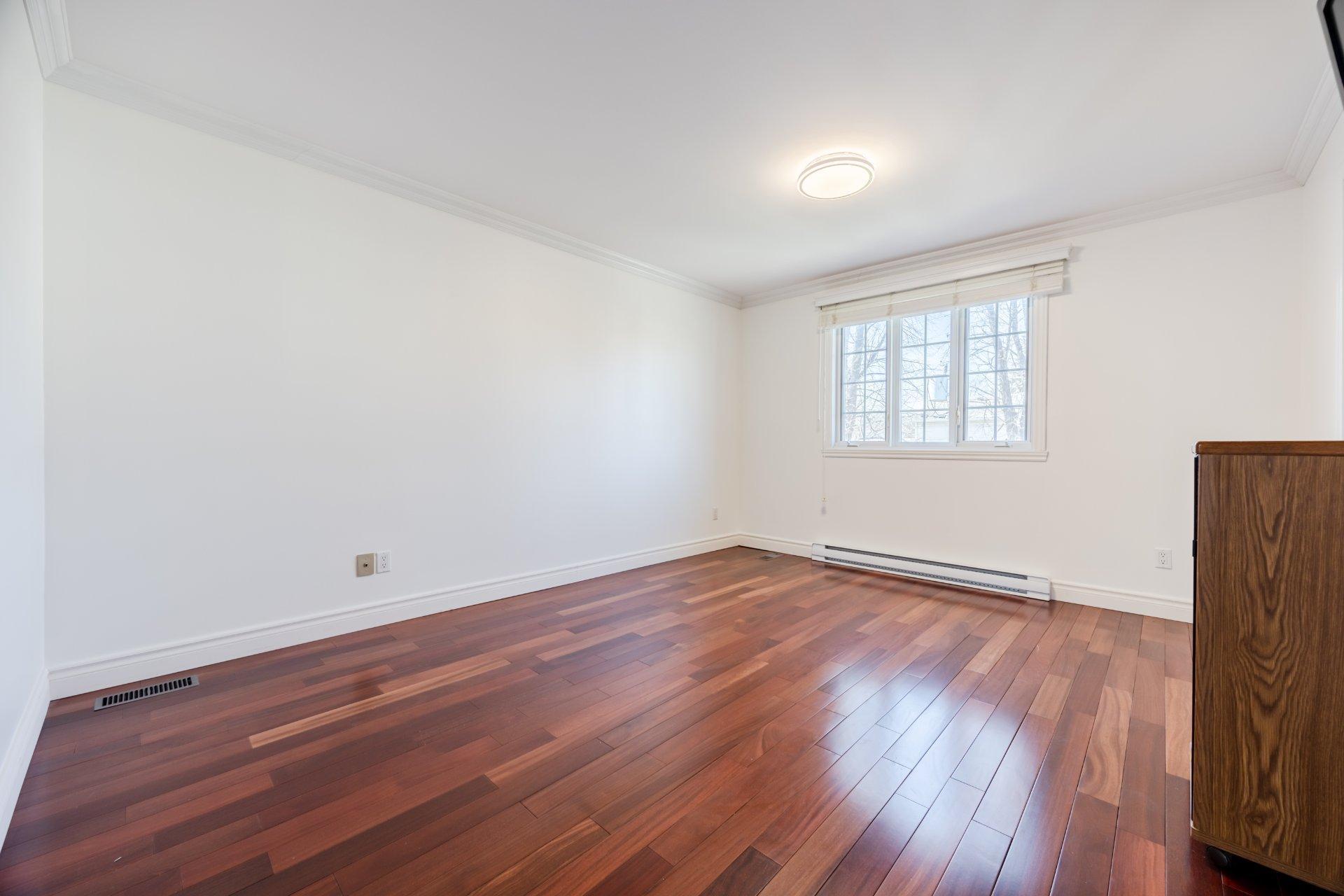 









8280


Av. San-Francisco

,
Brossard,




QC
J4X1Y4

