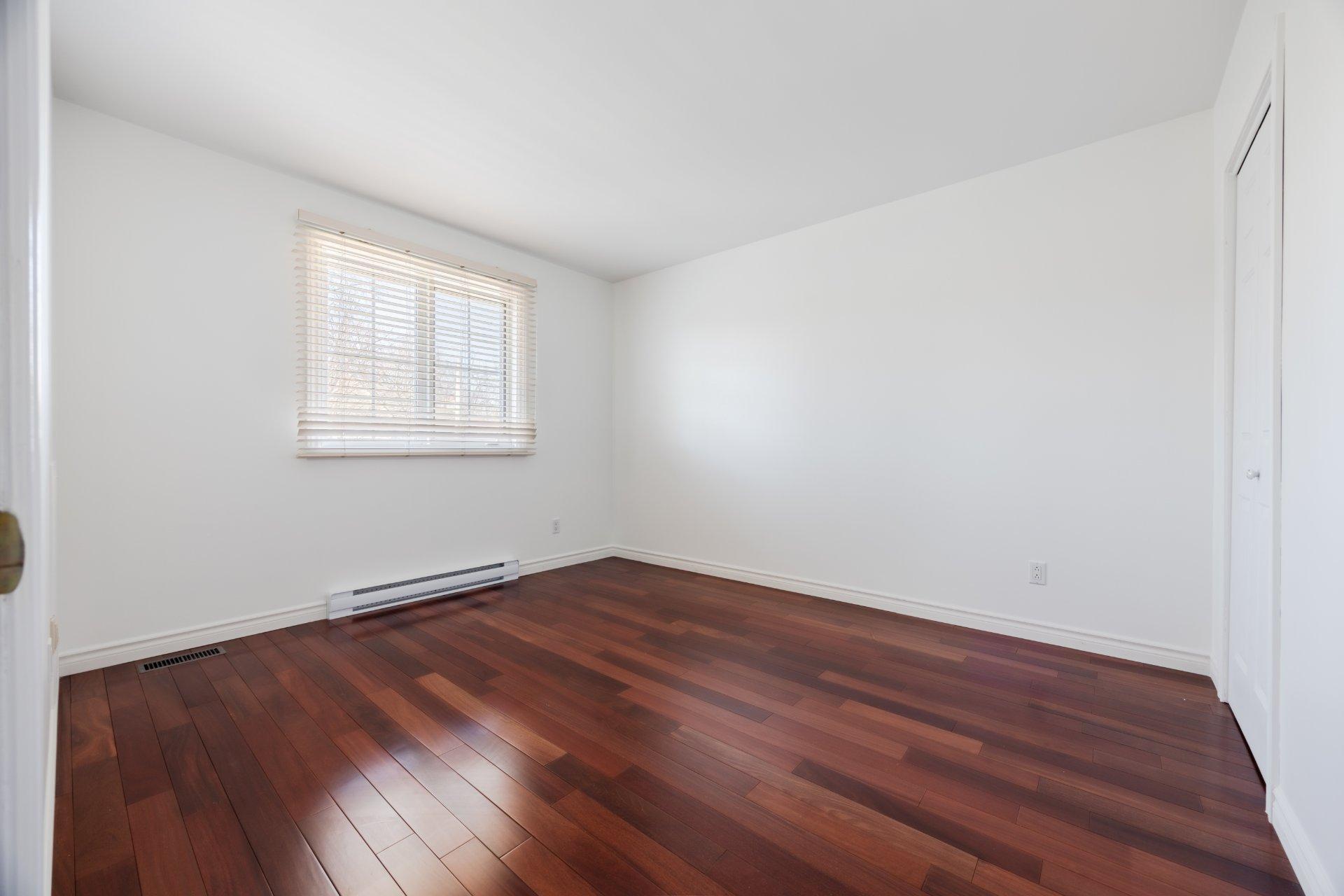 









8280


Av. San-Francisco

,
Brossard,




QC
J4X1Y4

