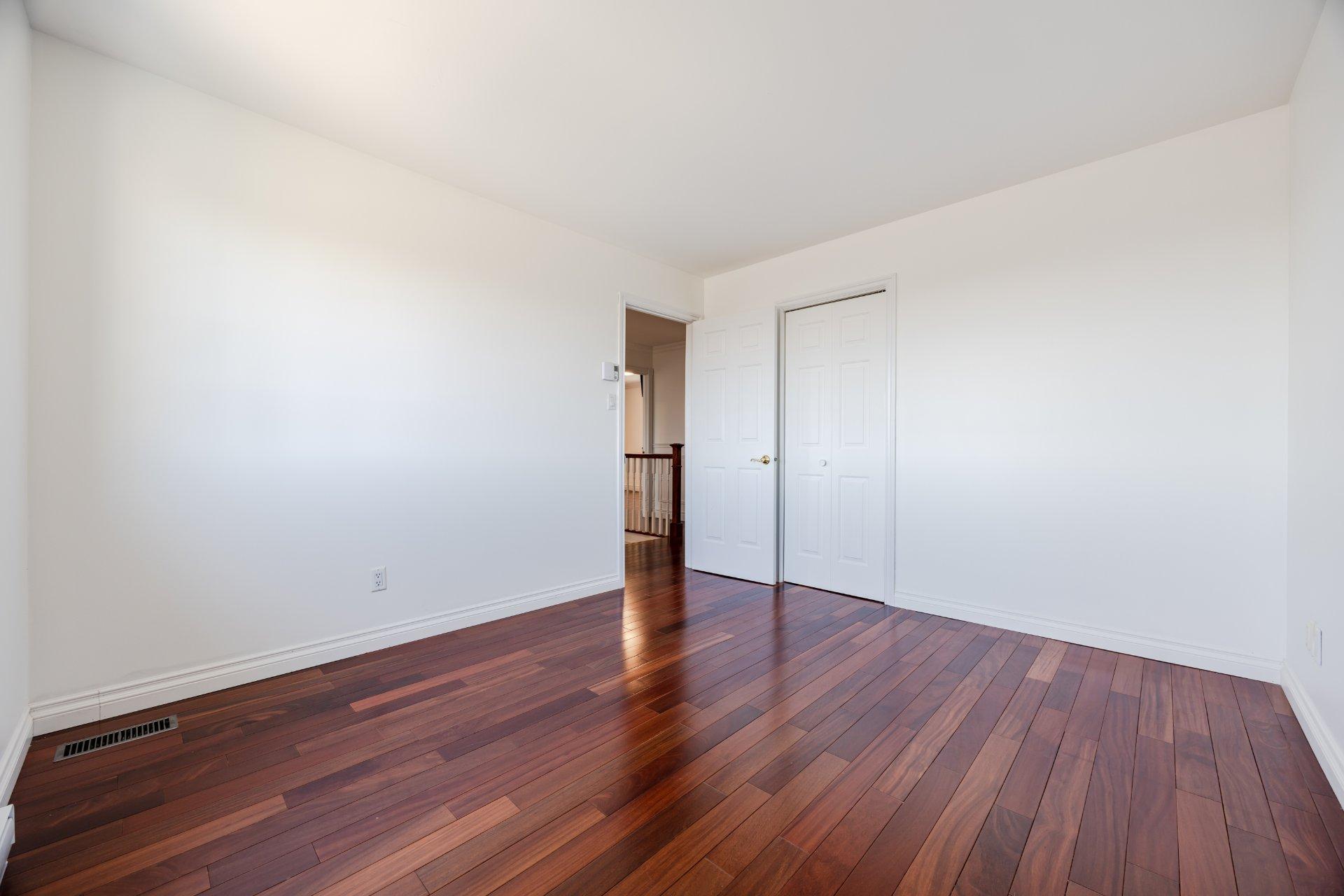 









8280


Av. San-Francisco

,
Brossard,




QC
J4X1Y4

