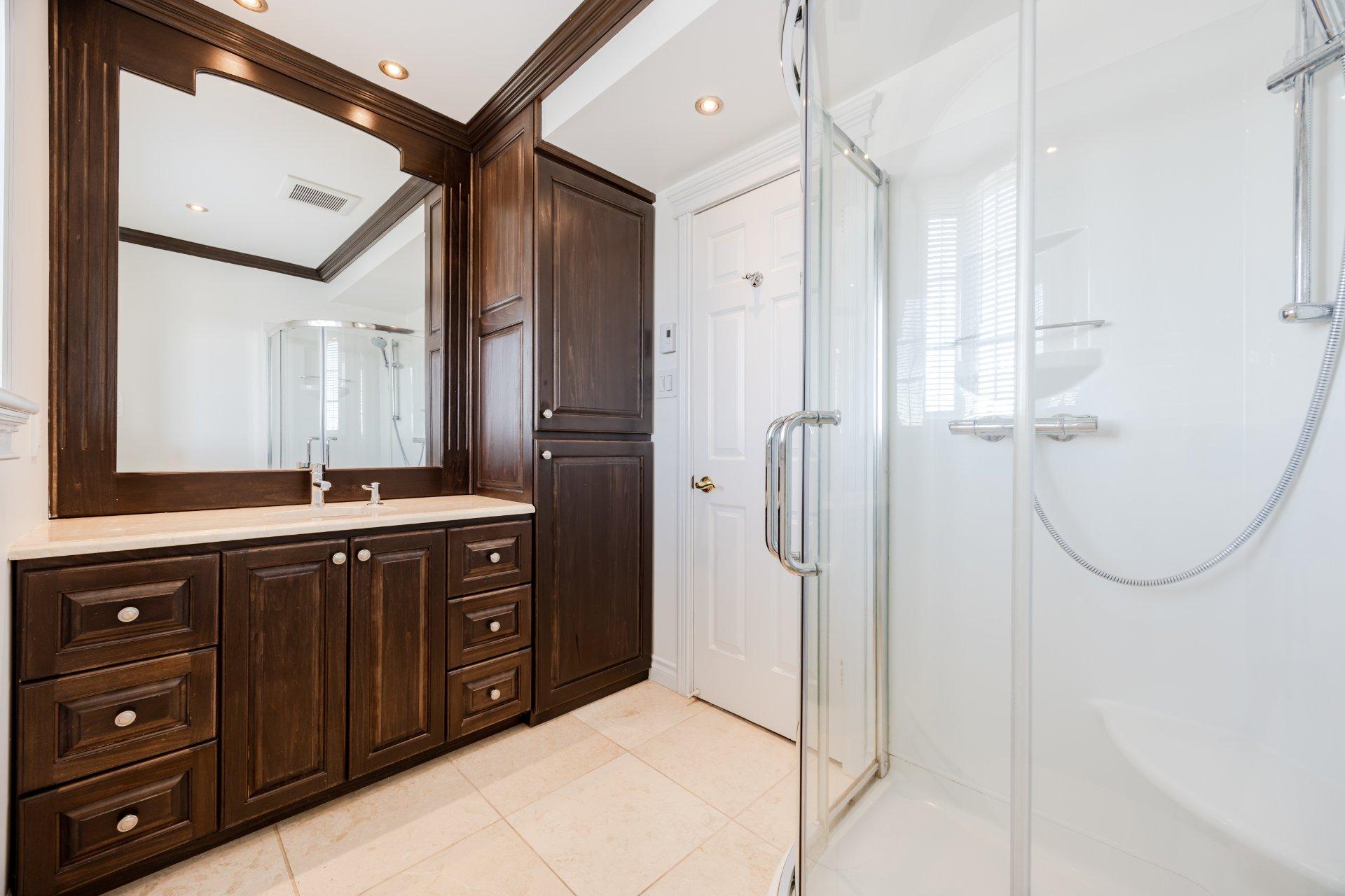 









8280


Av. San-Francisco

,
Brossard,




QC
J4X1Y4

