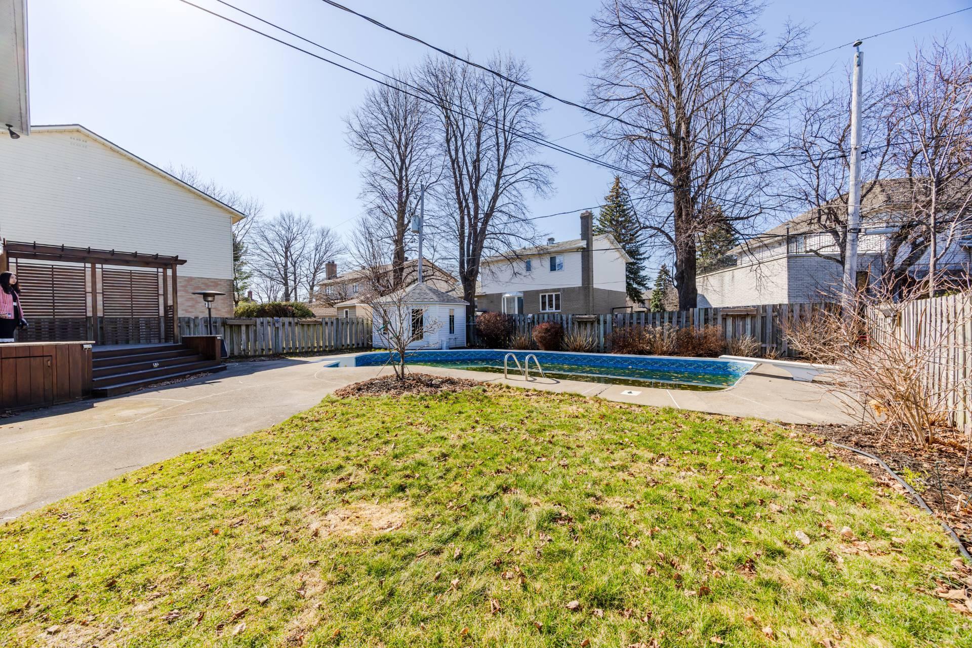 









8280


Av. San-Francisco

,
Brossard,




QC
J4X1Y4

