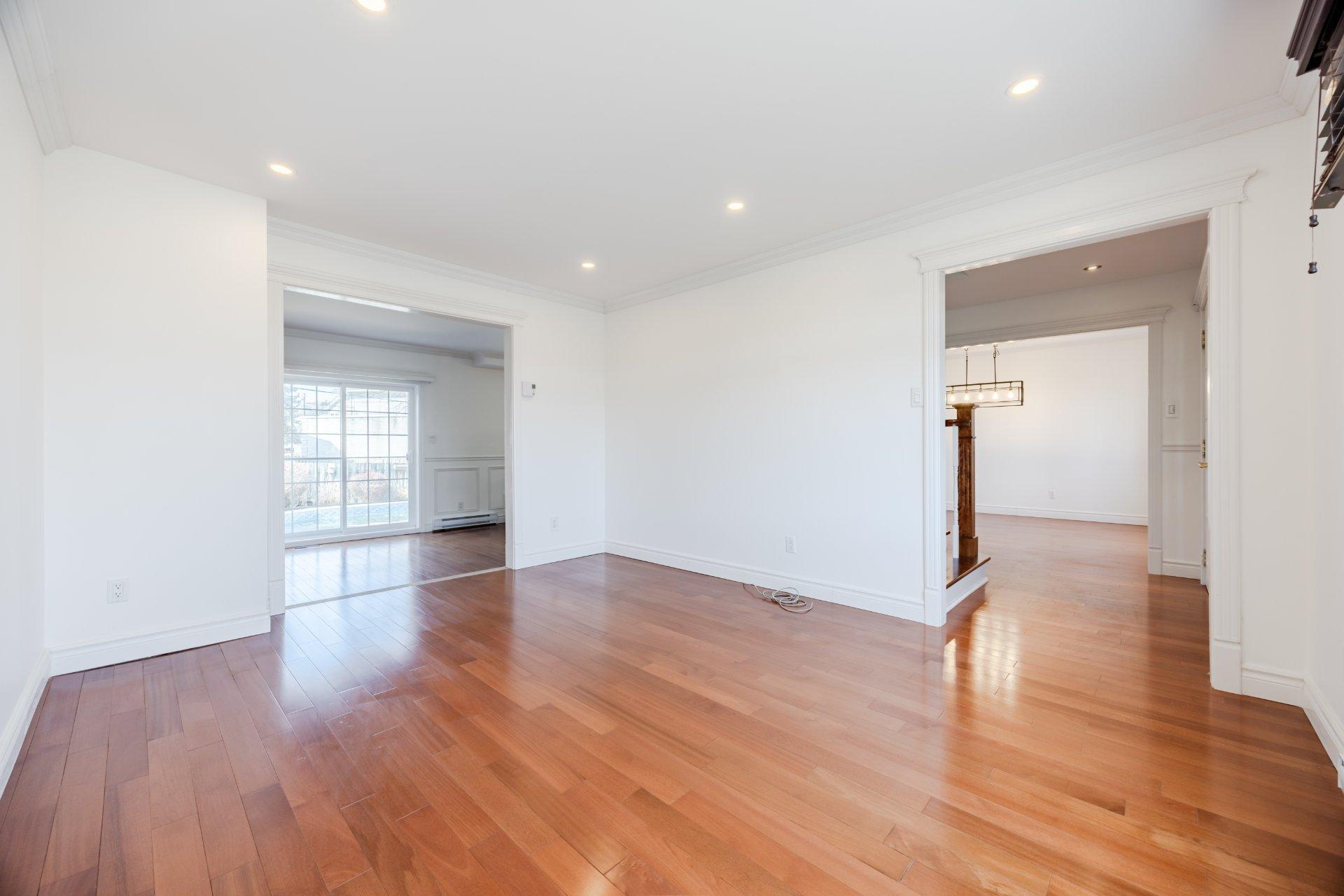 









8280


Av. San-Francisco

,
Brossard,




QC
J4X1Y4

