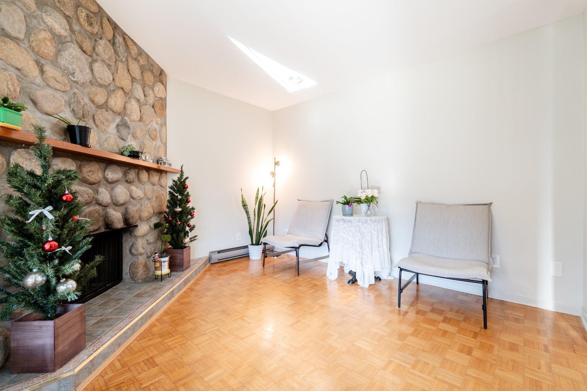 









1675


Crois. Sauvé

,
Brossard,




QC
J4X1L9

