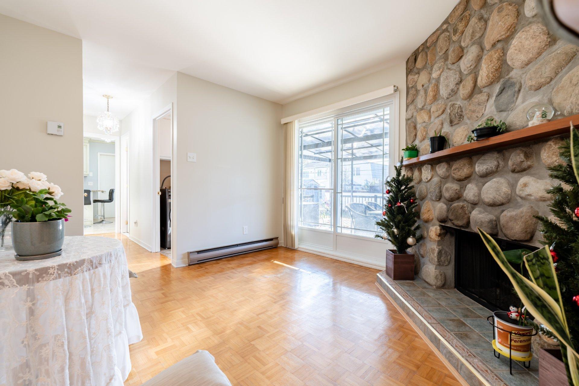 









1675


Crois. Sauvé

,
Brossard,




QC
J4X1L9

