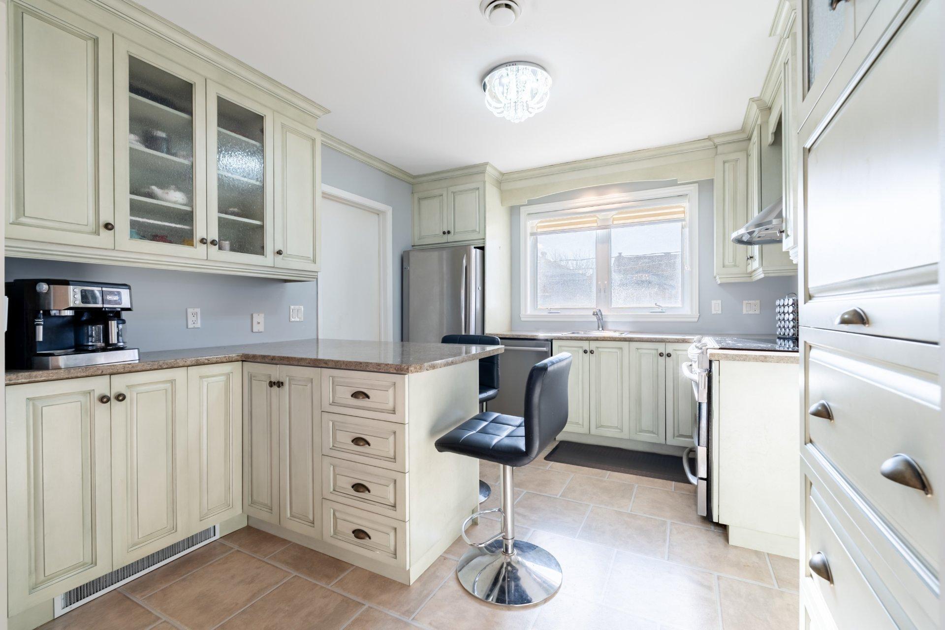 









1675


Crois. Sauvé

,
Brossard,




QC
J4X1L9


