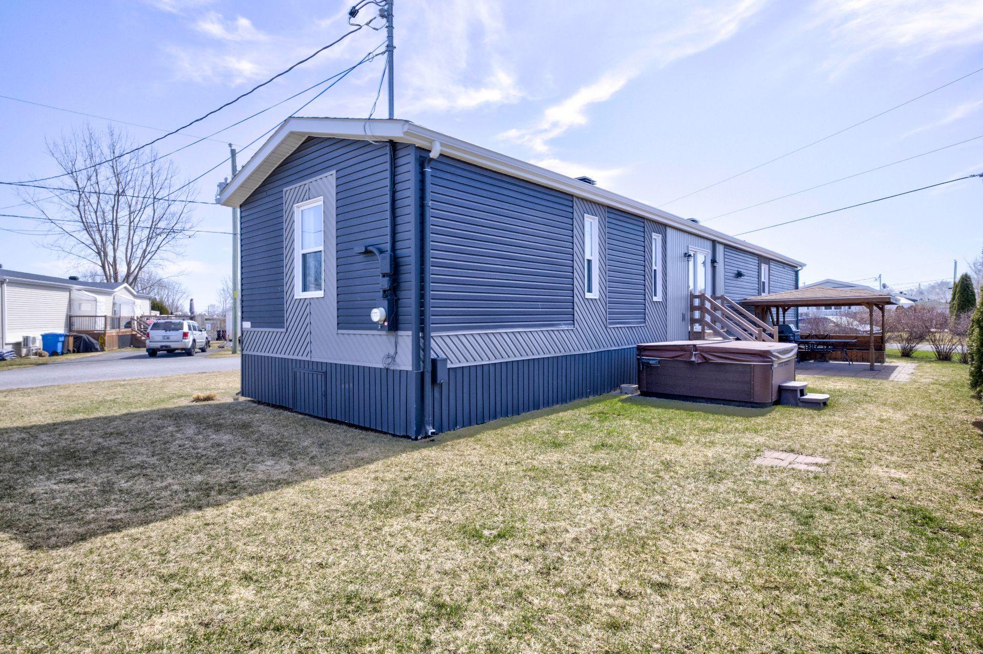 









21


Av. Bruno

,
Saint-Cyprien-de-Napierville,




QC
J0J1L0

