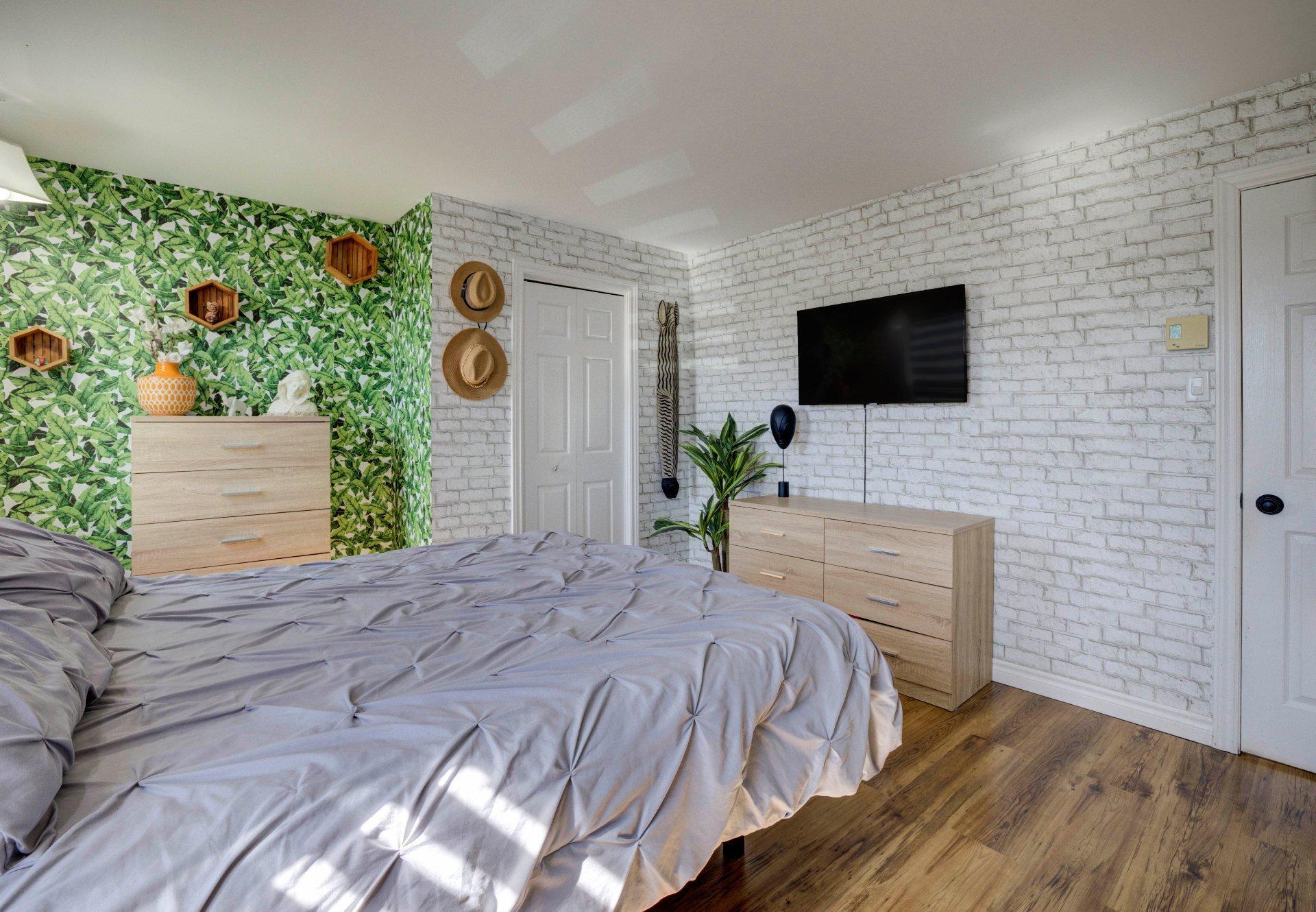 









21


Av. Bruno

,
Saint-Cyprien-de-Napierville,




QC
J0J1L0


