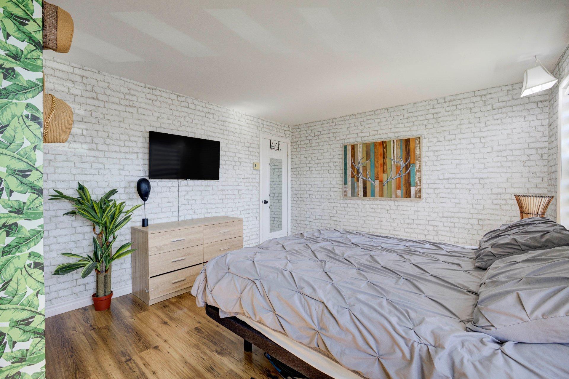 









21


Av. Bruno

,
Saint-Cyprien-de-Napierville,




QC
J0J1L0

