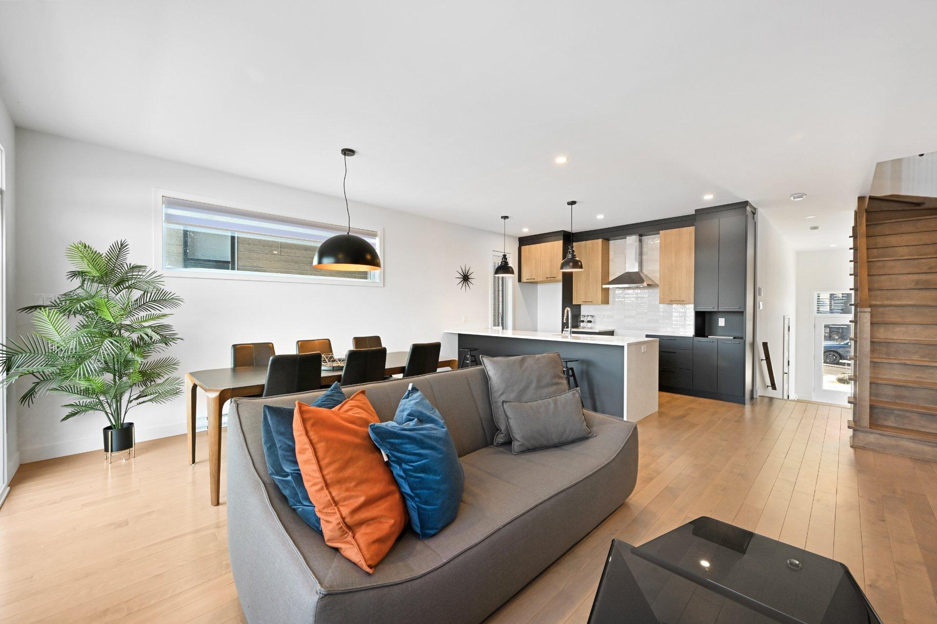 









185


21e Rue O.

,
Venise-en-Québec,




QC
J0J2K0

