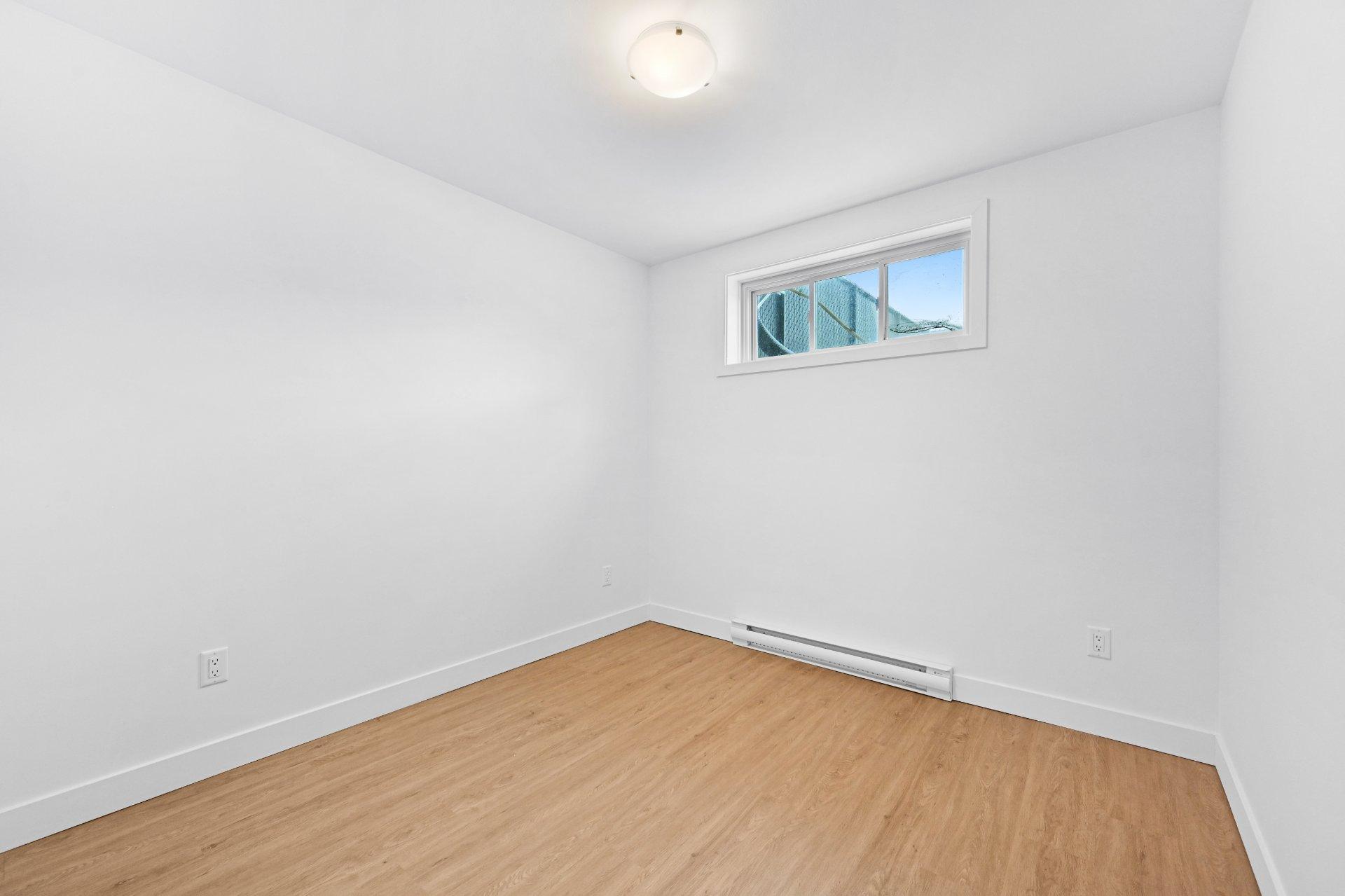 









185


21e Rue O.

,
Venise-en-Québec,




QC
J0J2K0

