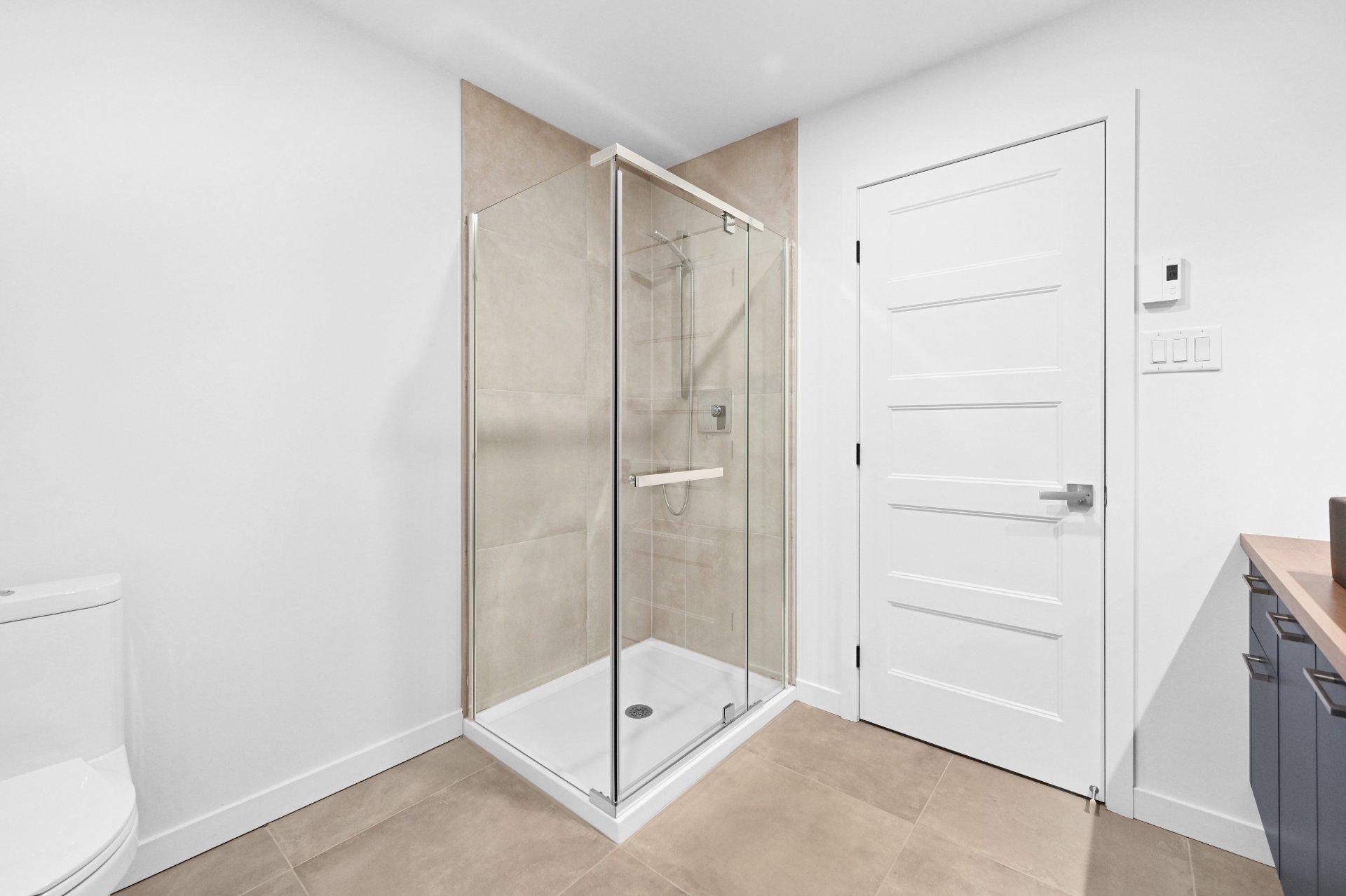 









185


21e Rue O.

,
Venise-en-Québec,




QC
J0J2K0

