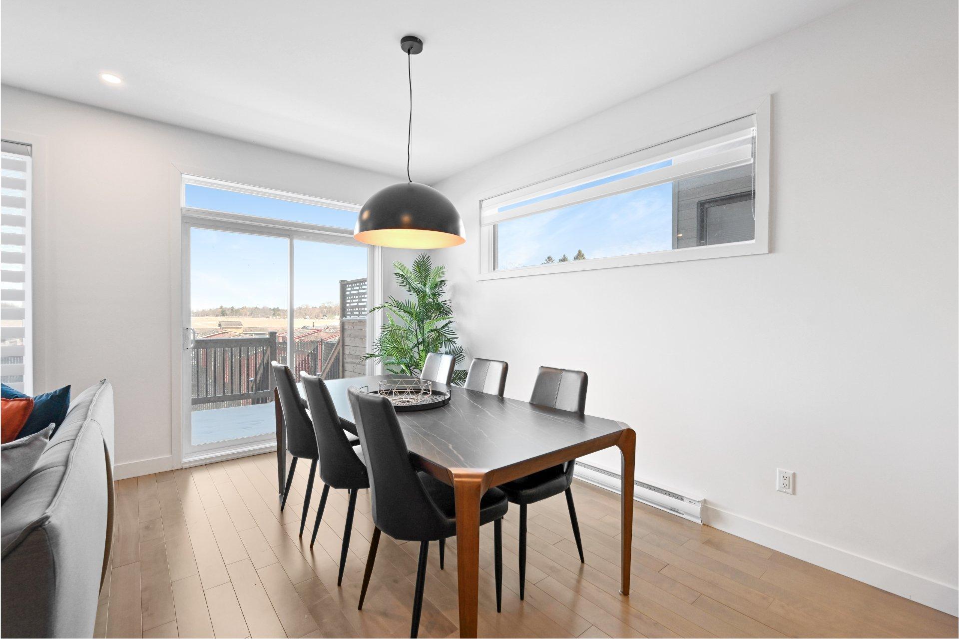 









185


21e Rue O.

,
Venise-en-Québec,




QC
J0J2K0

