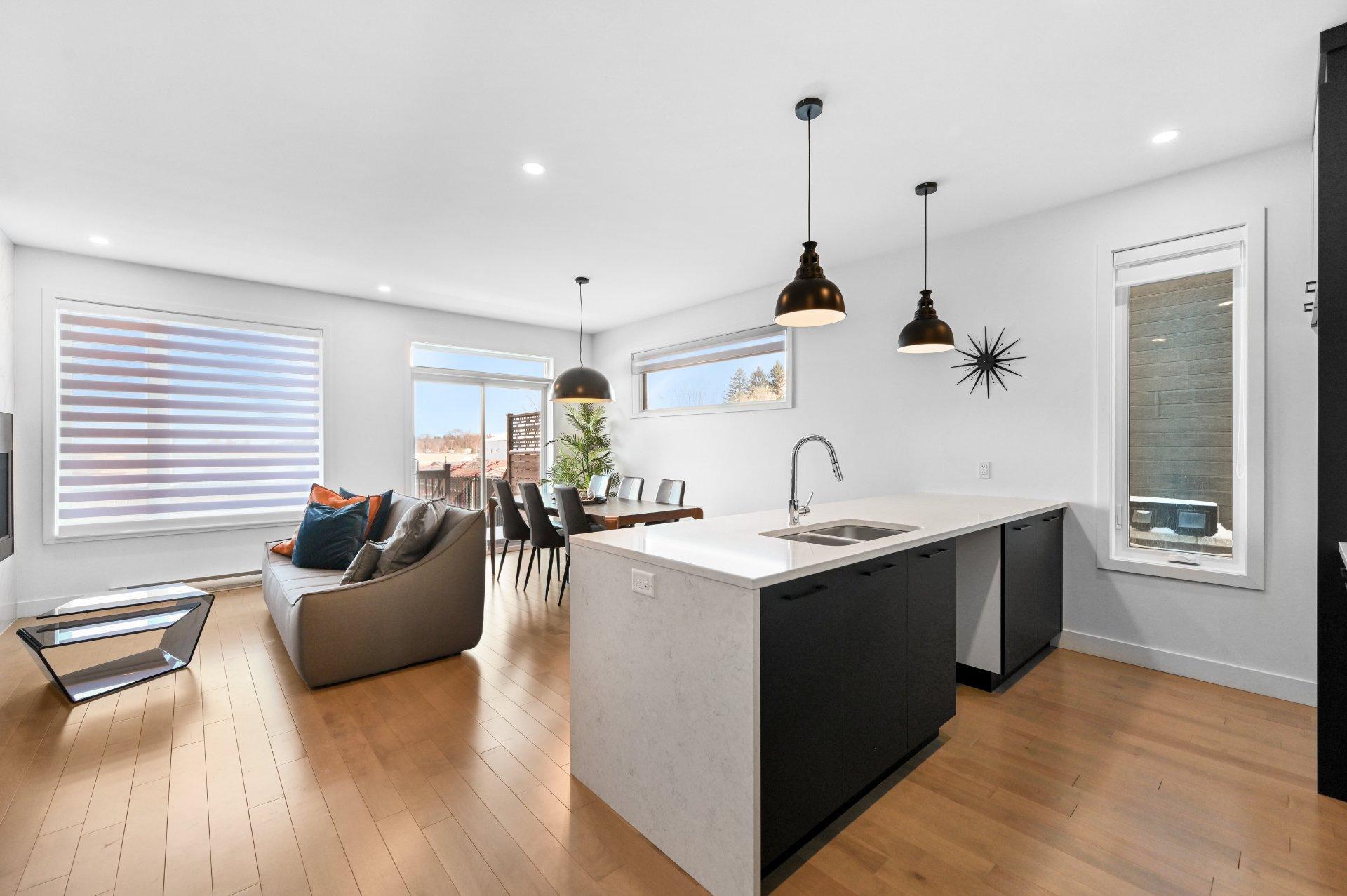 









185


21e Rue O.

,
Venise-en-Québec,




QC
J0J2K0

