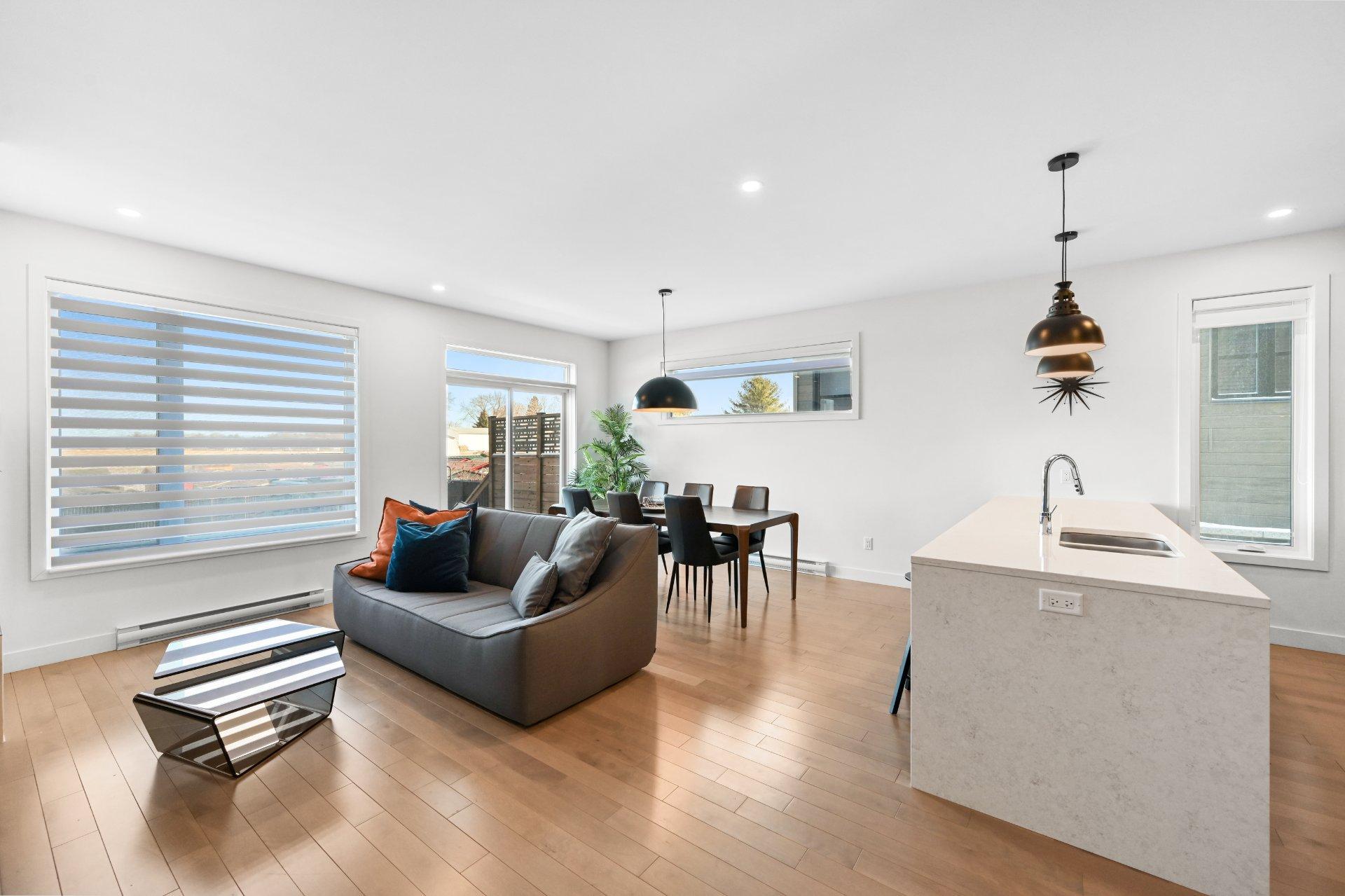 









185


21e Rue O.

,
Venise-en-Québec,




QC
J0J2K0

