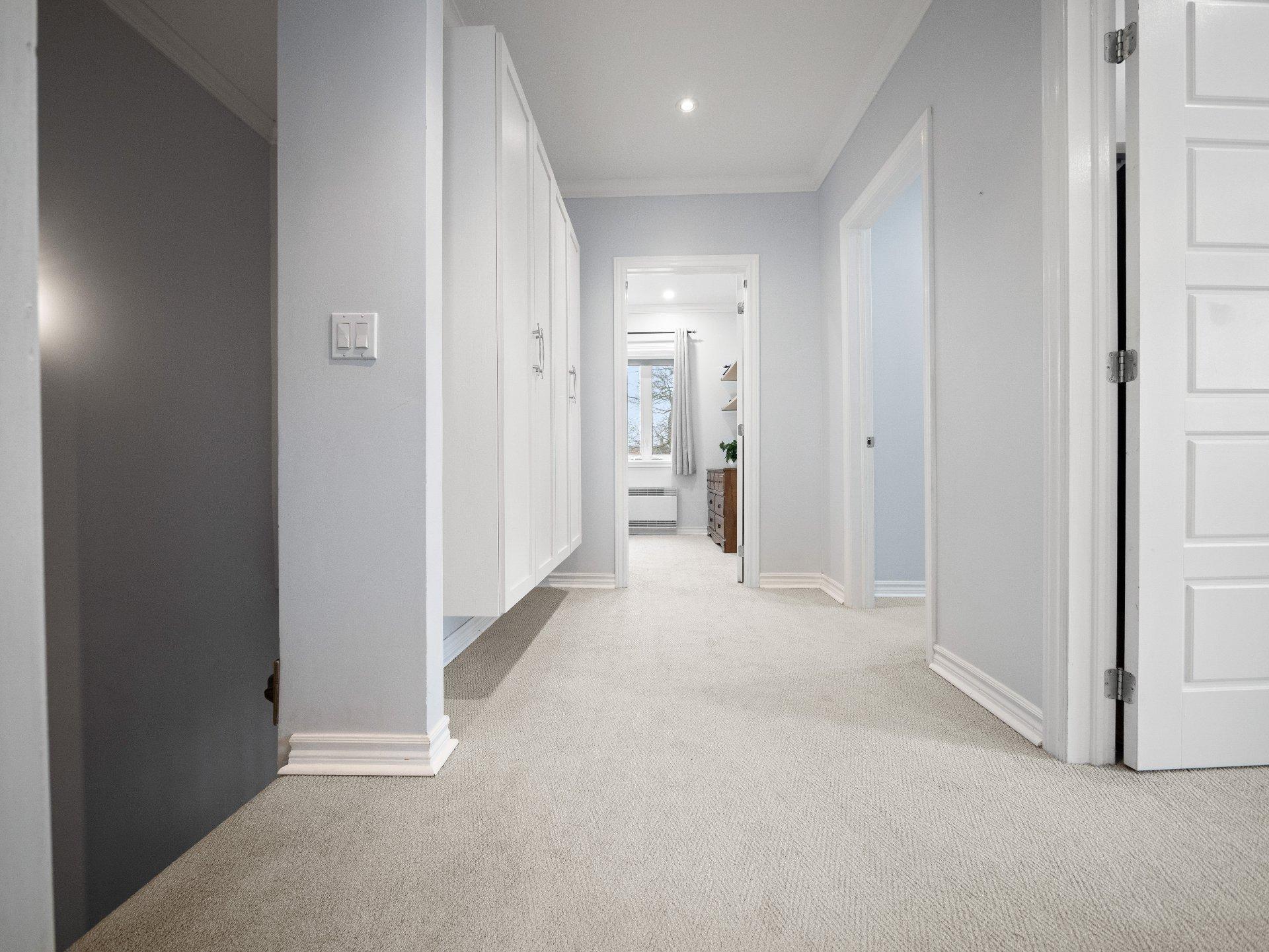 









5524


Av. Clanranald

,
Montréal (Côte-des-Neiges/Notre-Dame-de-Grâce),




QC
H3X2S8

