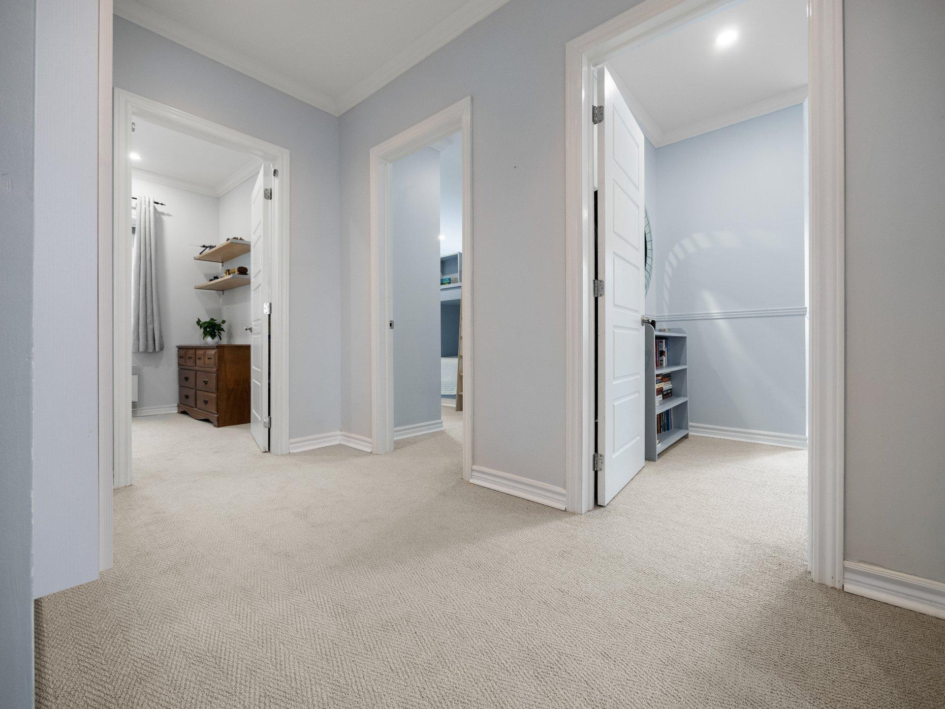 









5524


Av. Clanranald

,
Montréal (Côte-des-Neiges/Notre-Dame-de-Grâce),




QC
H3X2S8

