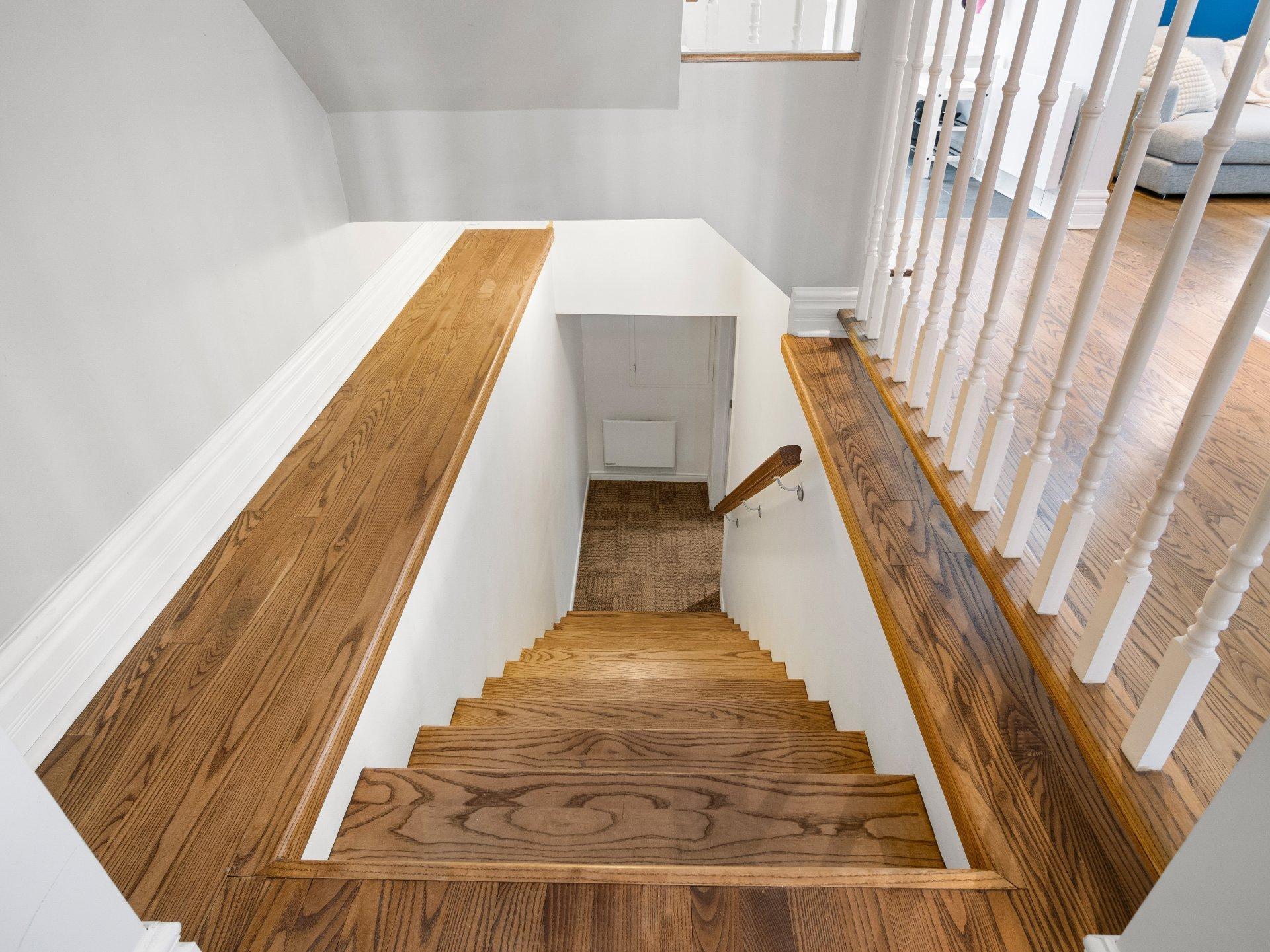 









5524


Av. Clanranald

,
Montréal (Côte-des-Neiges/Notre-Dame-de-Grâce),




QC
H3X2S8

