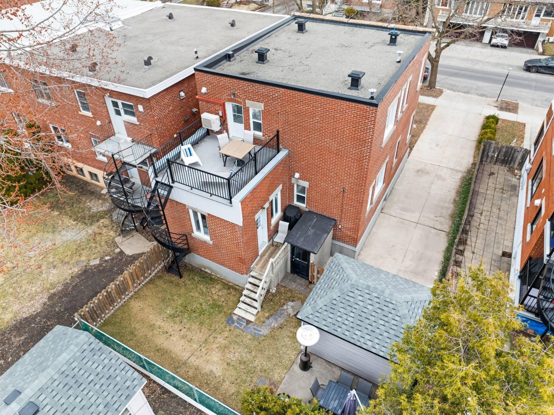 









5524


Av. Clanranald

,
Montréal (Côte-des-Neiges/Notre-Dame-de-Grâce),




QC
H3X2S8

