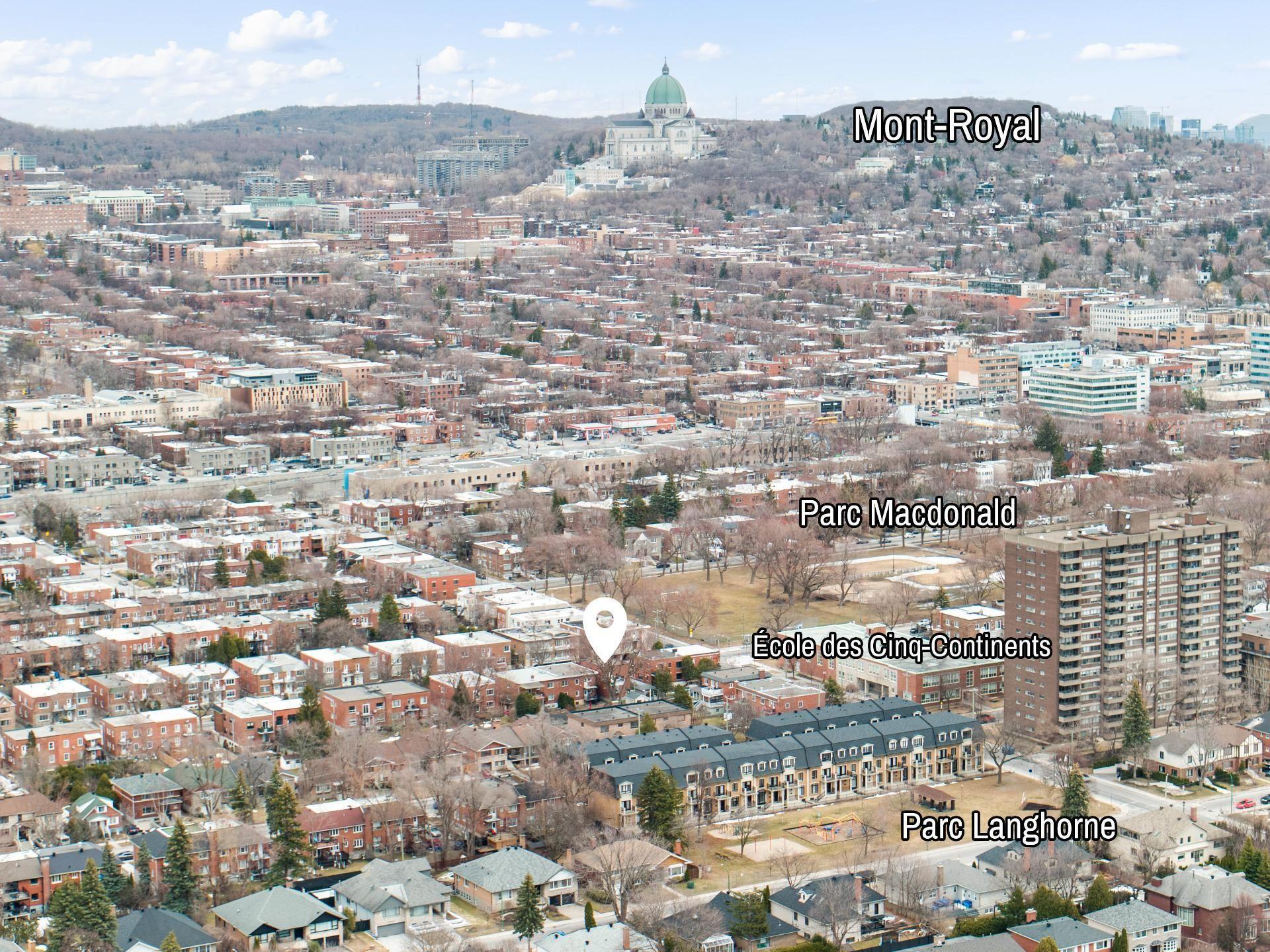 









5524


Av. Clanranald

,
Montréal (Côte-des-Neiges/Notre-Dame-de-Grâce),




QC
H3X2S8

