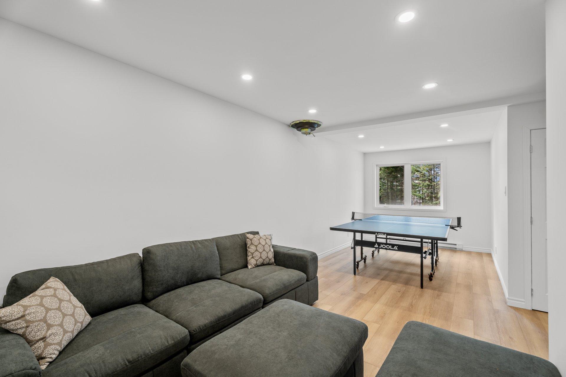 









166


Rue L.-J.-Papineau

,
Saint-Adolphe-d'Howard,




QC
J0T2B0

