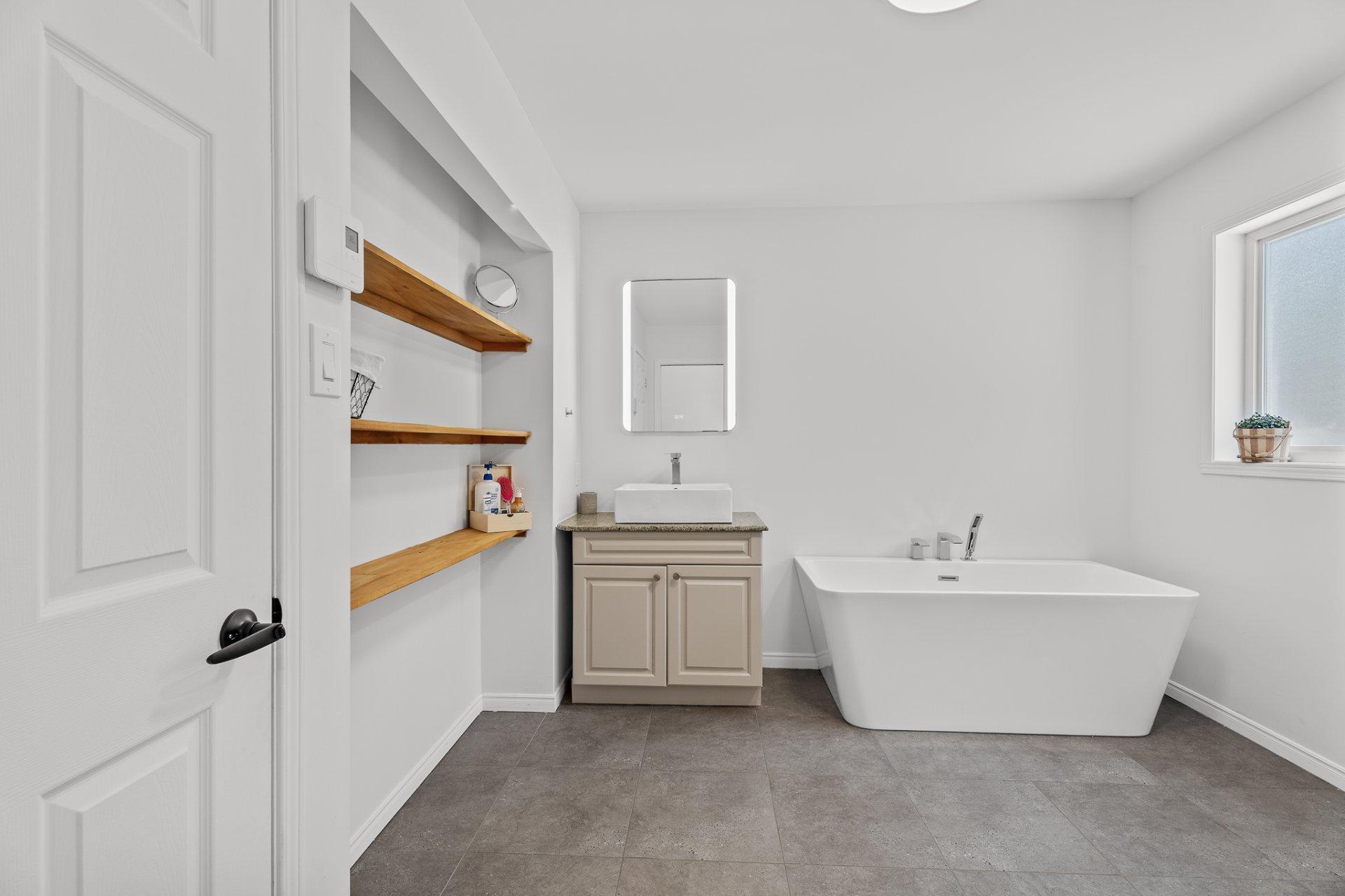 









166


Rue L.-J.-Papineau

,
Saint-Adolphe-d'Howard,




QC
J0T2B0

