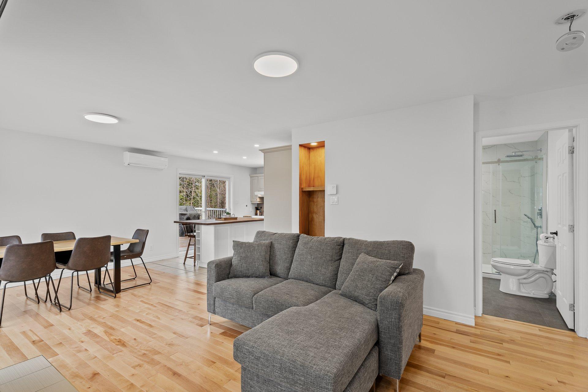 









166


Rue L.-J.-Papineau

,
Saint-Adolphe-d'Howard,




QC
J0T2B0


