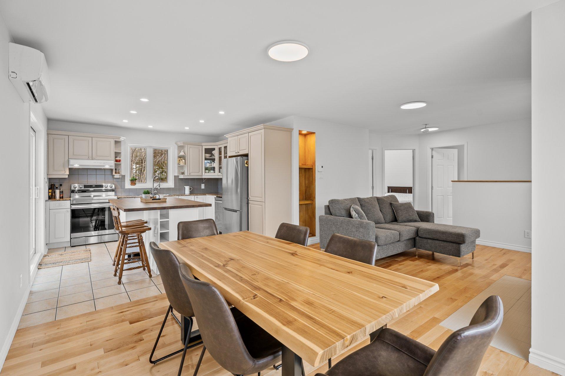 









166


Rue L.-J.-Papineau

,
Saint-Adolphe-d'Howard,




QC
J0T2B0


