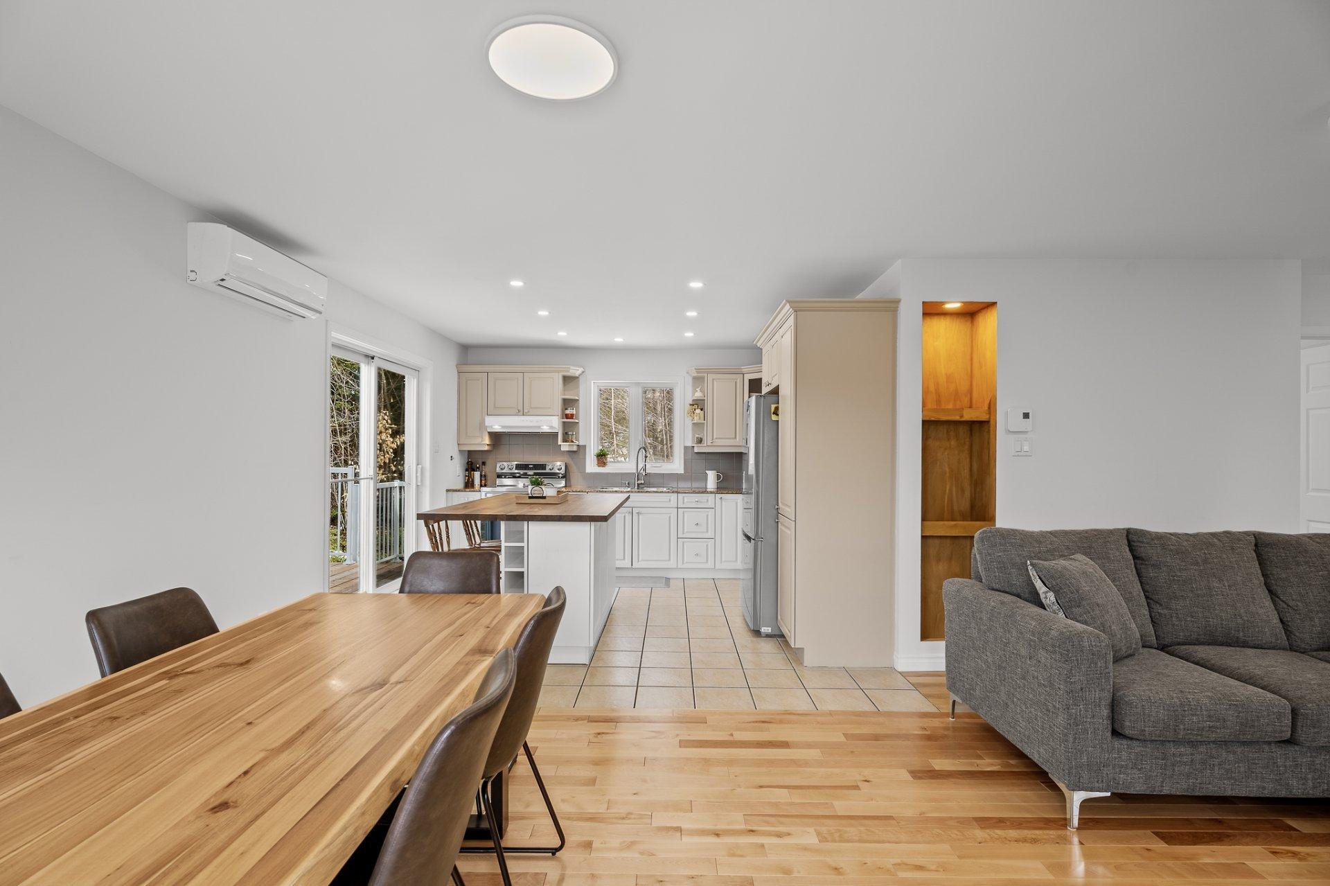 









166


Rue L.-J.-Papineau

,
Saint-Adolphe-d'Howard,




QC
J0T2B0


