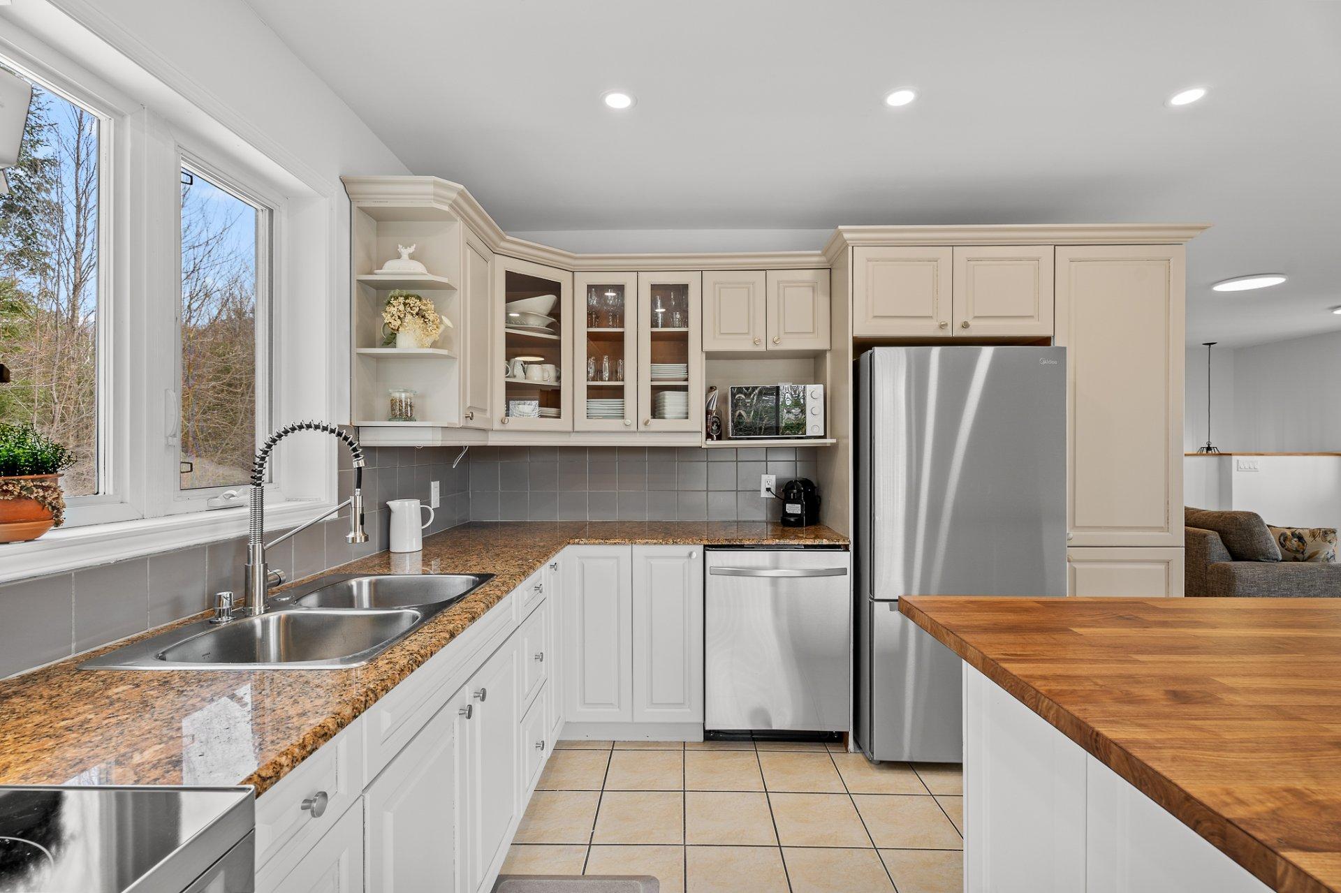 









166


Rue L.-J.-Papineau

,
Saint-Adolphe-d'Howard,




QC
J0T2B0


