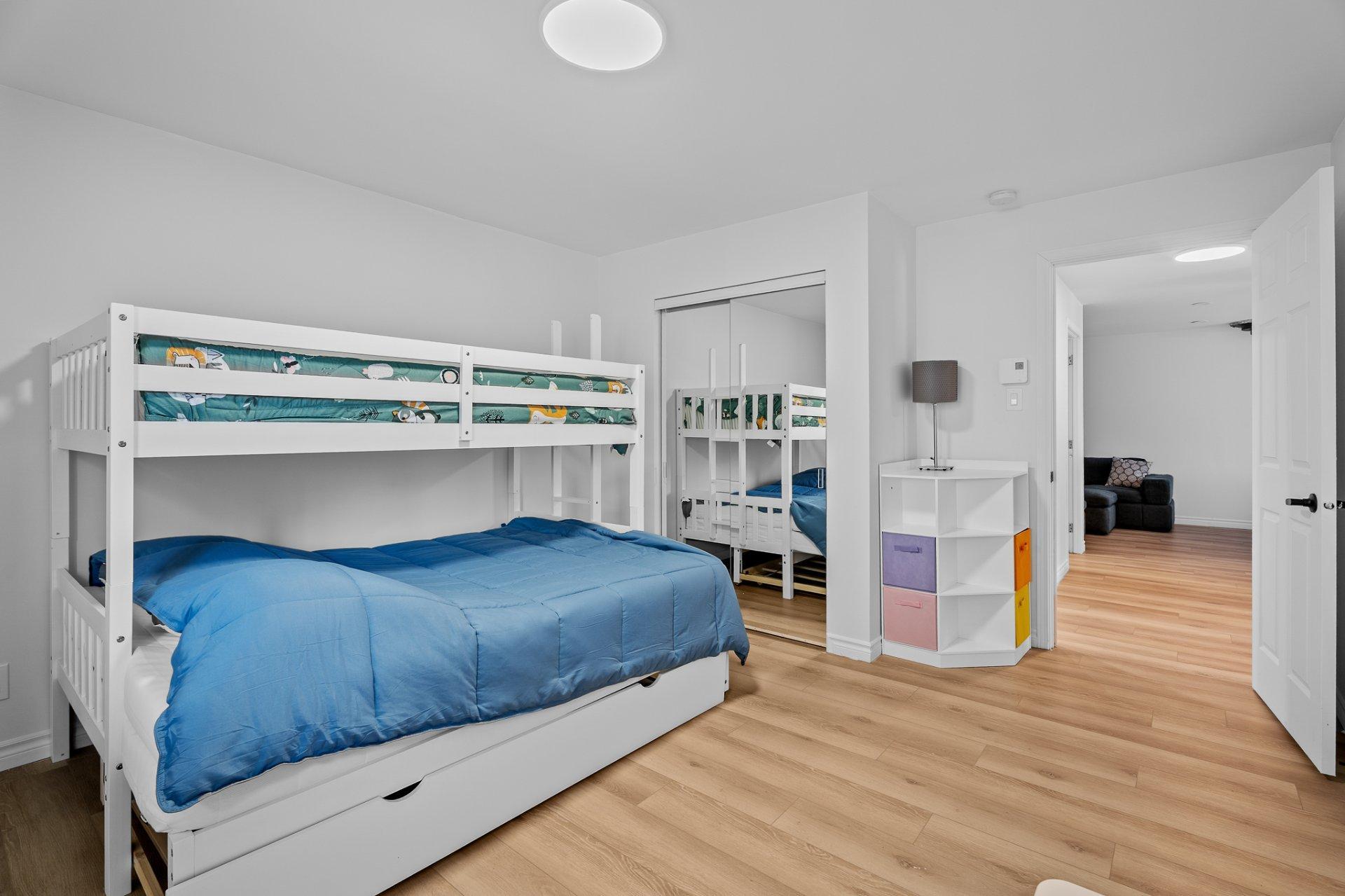 









166


Rue L.-J.-Papineau

,
Saint-Adolphe-d'Howard,




QC
J0T2B0

