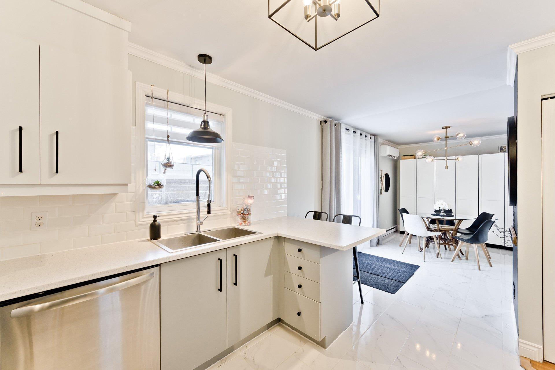 









1040


Rue Hélène-Boullé

, 101,
Sherbrooke (Brompton/Rock Forest/Saint-Élie/Deauville),




QC
J1N4G9

