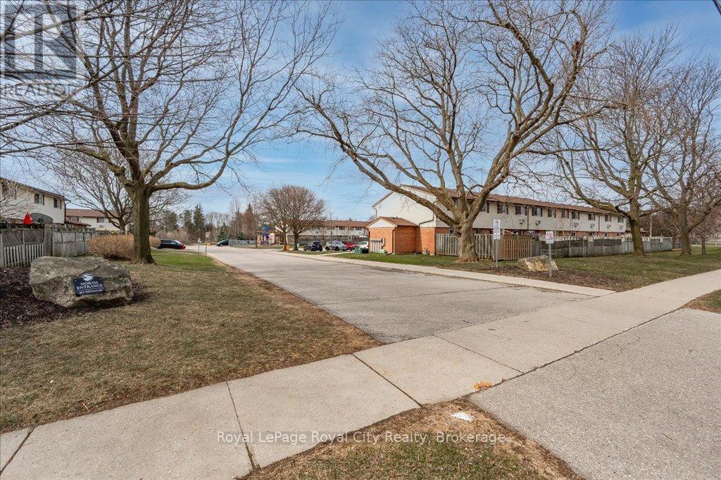 












2 - 40 SILVERCREEK PARKWAY N

,
Guelph (Junction/Onward Willow),




Ontario
N1H7X5

